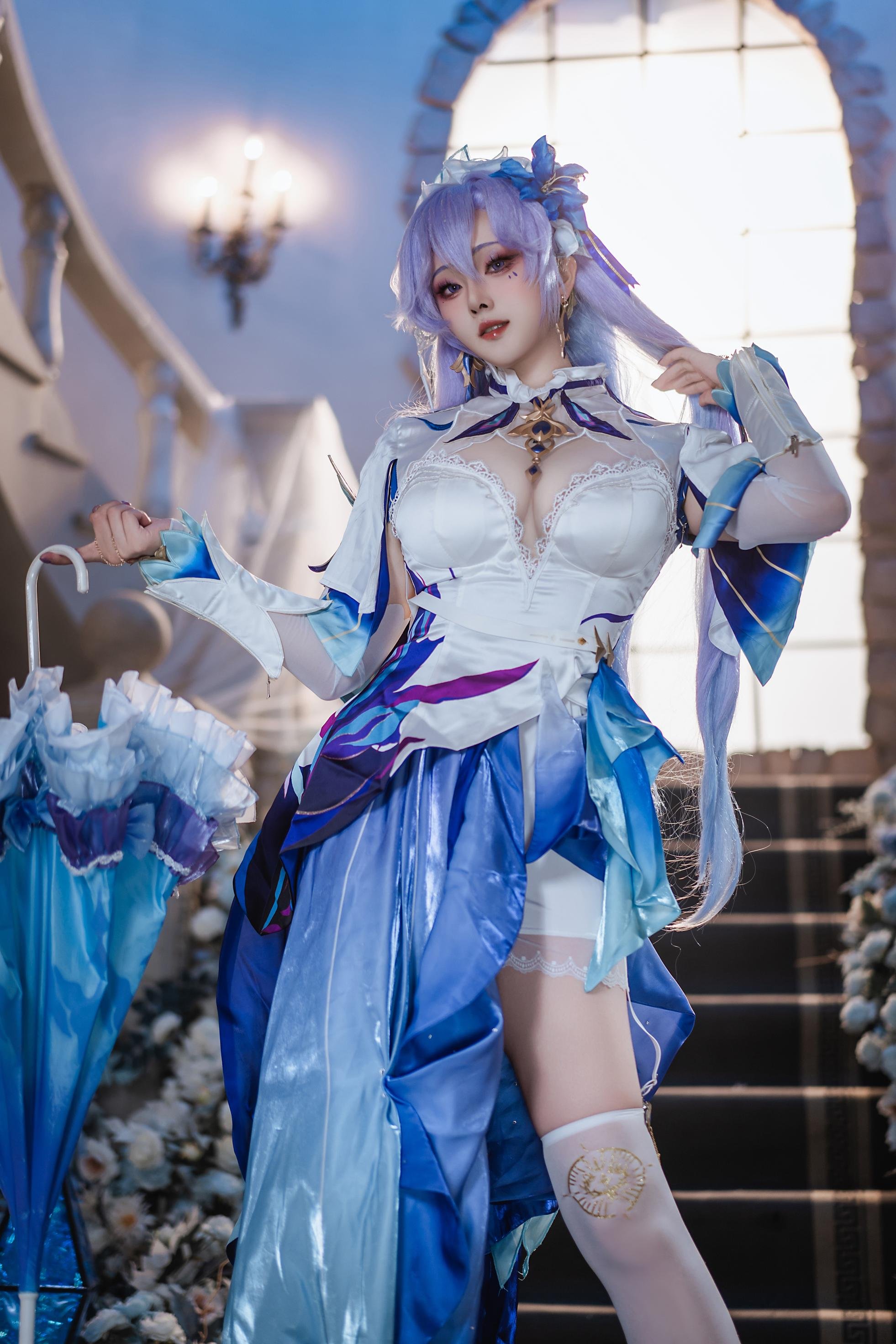 「[Cosplay] Natsuko夏夏子 - 鳴潮坎特蕾拉：藍白禮裝白絲露穴珍珠內衣還原 72P」