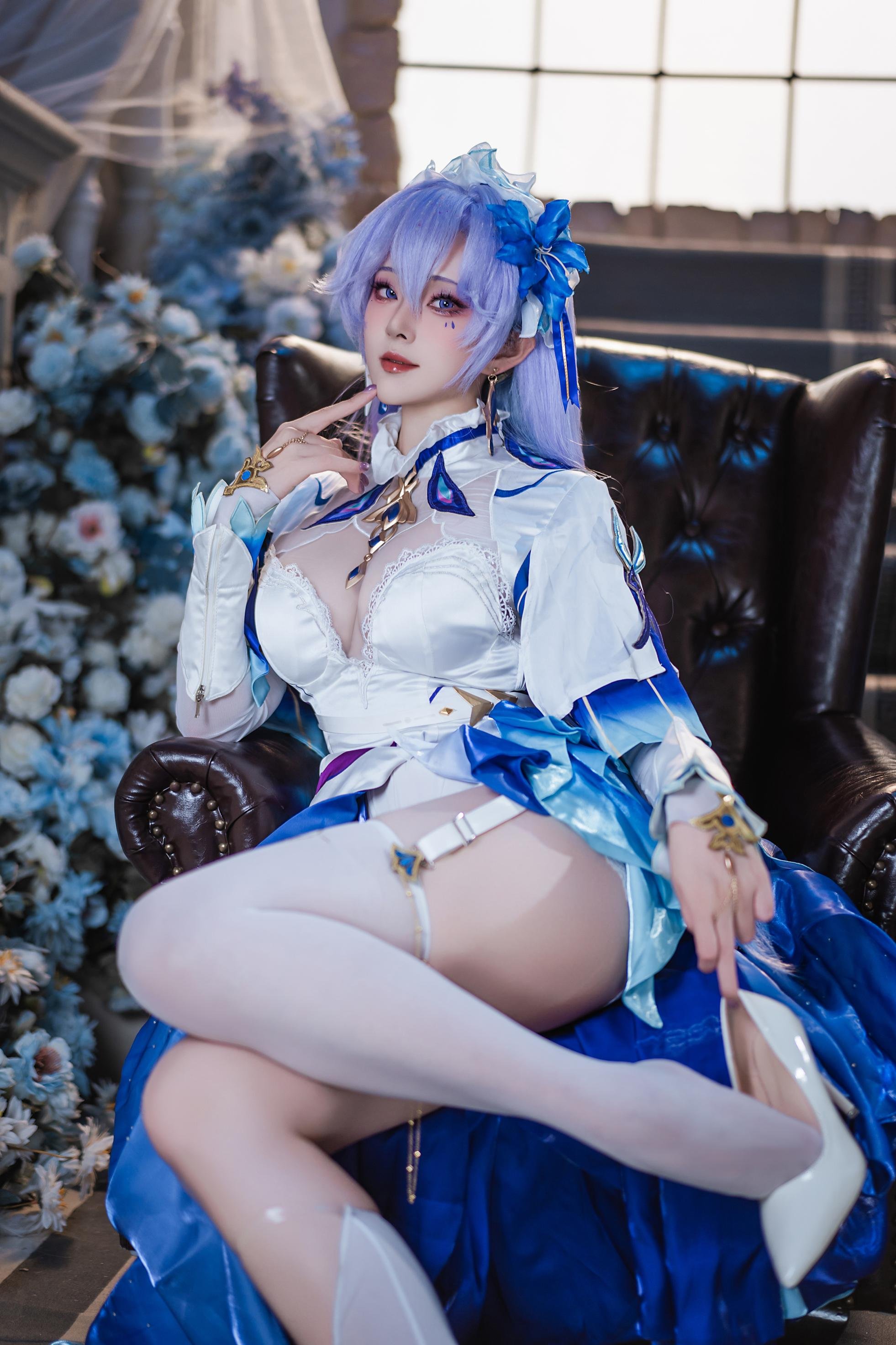「[Cosplay] Natsuko夏夏子 - 鳴潮坎特蕾拉：藍白禮裝白絲露穴珍珠內衣還原 72P」