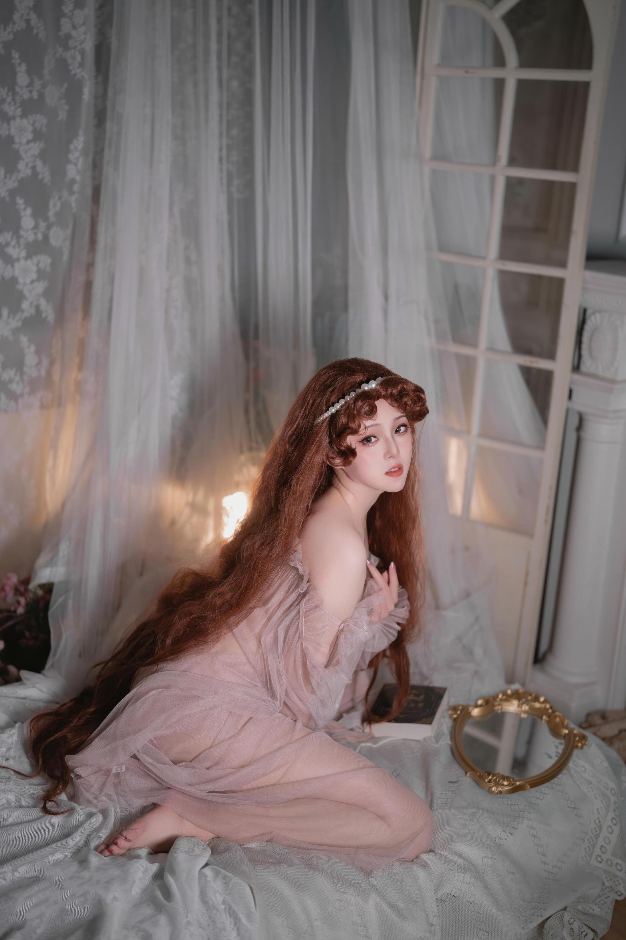 [Private] Natsuko Natsukoko - 2026 Birthday Private Shoot: Pink Sheer Veil, Exposed Chest and Beautiful Legs, Bedroom Nude, High-Impact 50P