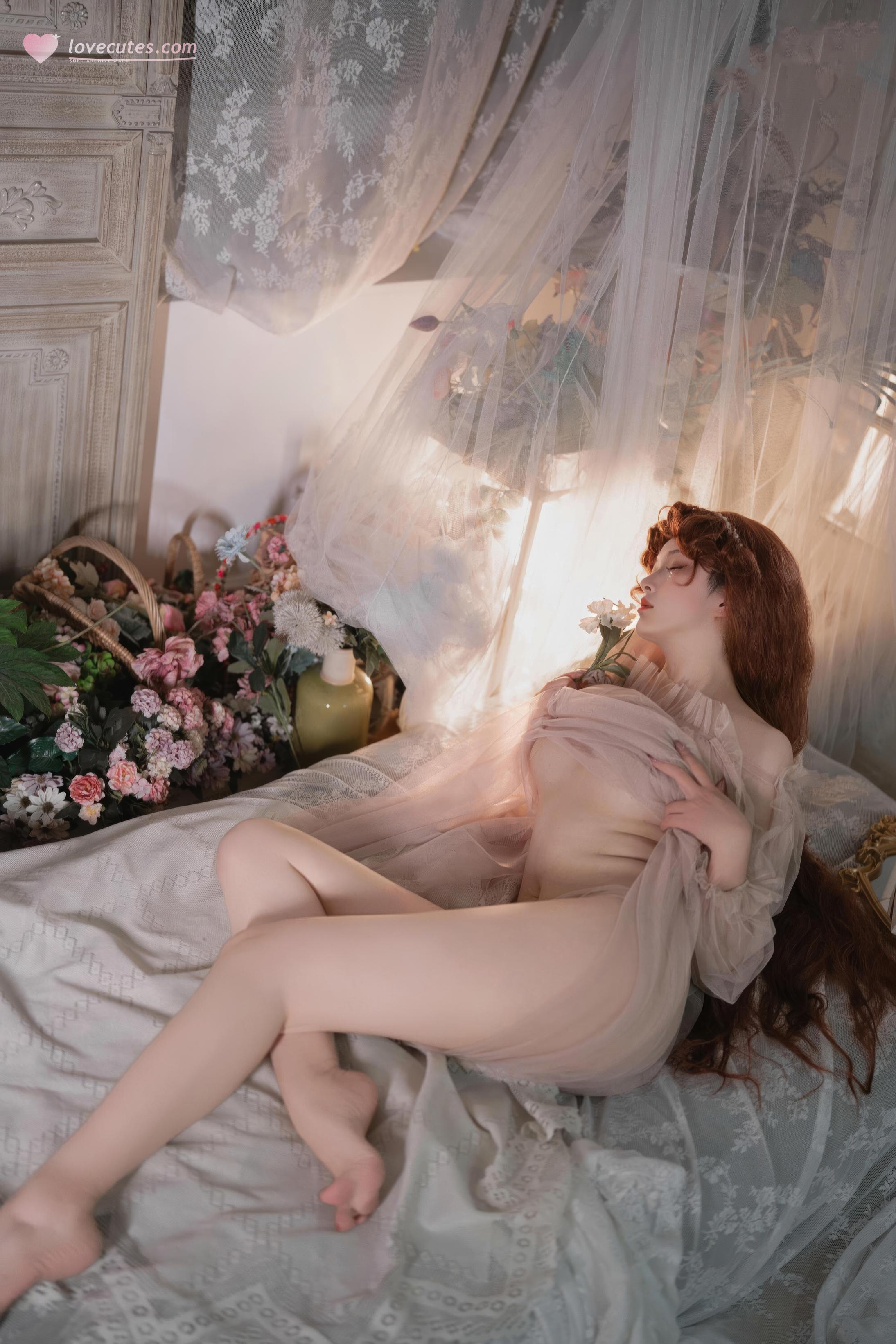 [Private] Natsuko Natsukoko - 2026 Birthday Private Shoot: Pink Sheer Veil, Exposed Chest and Beautiful Legs, Bedroom Nude, High-Impact 50P