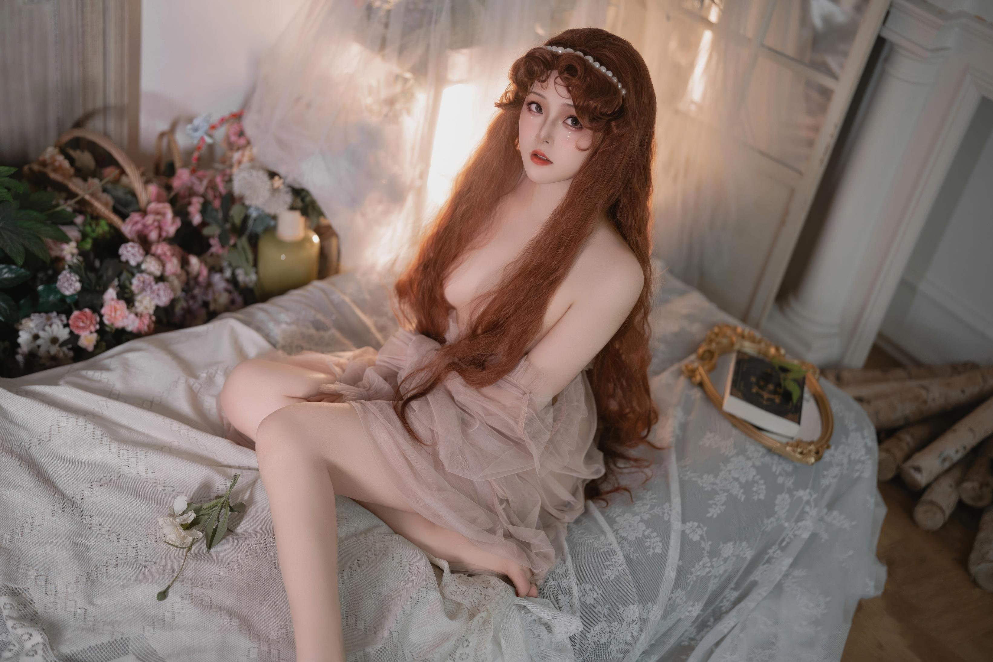 [Private] Natsuko Natsukoko - 2026 Birthday Private Shoot: Pink Sheer Veil, Exposed Chest and Beautiful Legs, Bedroom Nude, High-Impact 50P