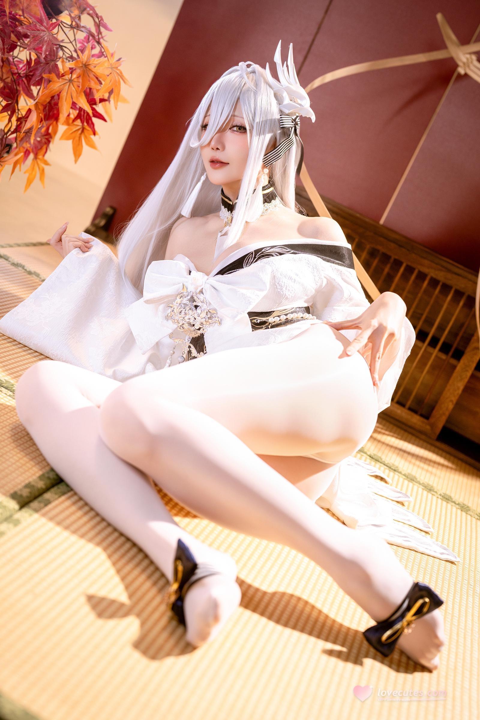 [cosplay] 星之迟迟Hoshilily - 碧藍航線 白鳳：白髮和風白絲巨乳 高衩美腿還原 59P