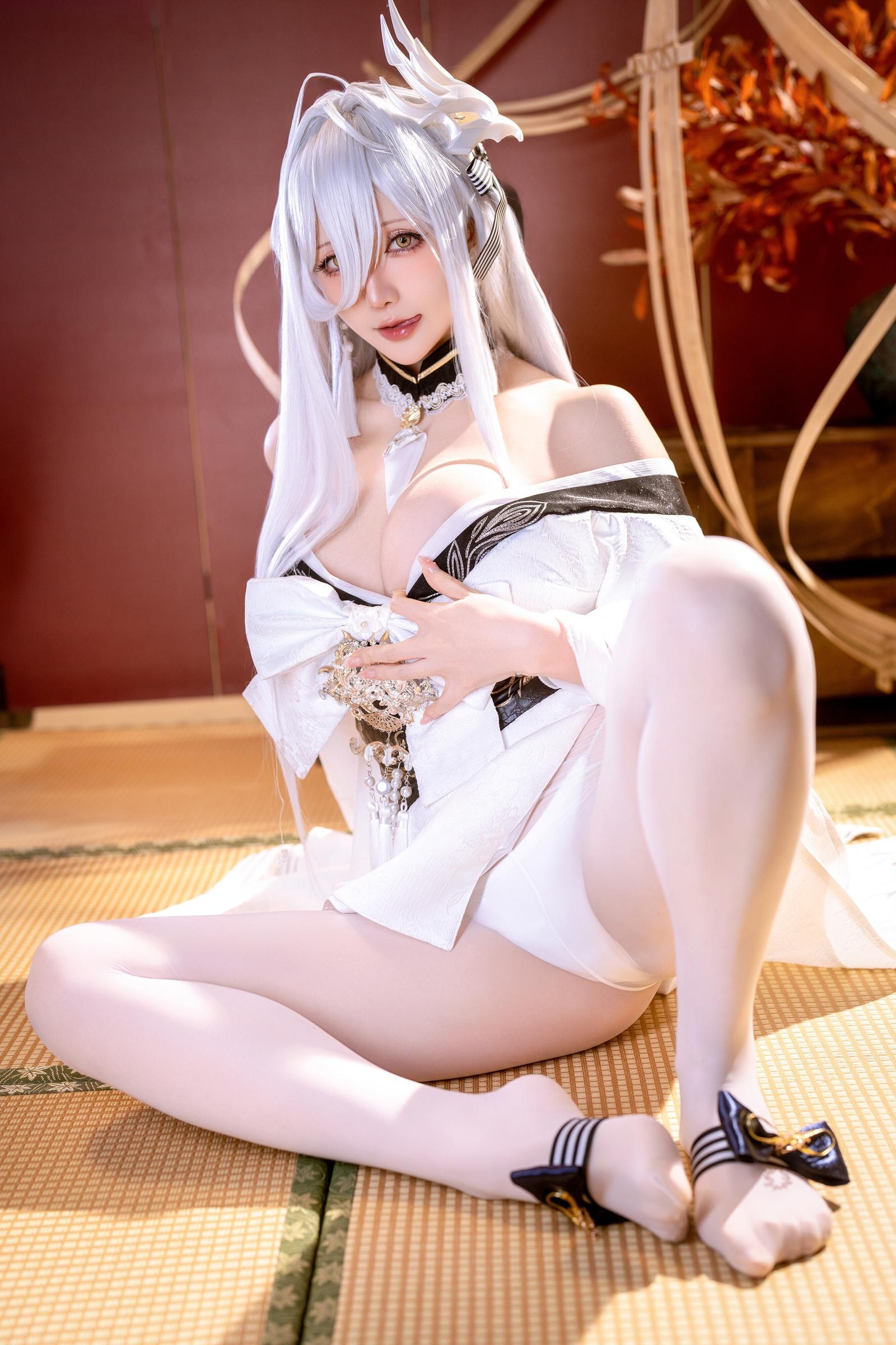 [cosplay] 星之迟迟Hoshilily - 碧藍航線 白鳳：白髮和風白絲巨乳 高衩美腿還原 59P