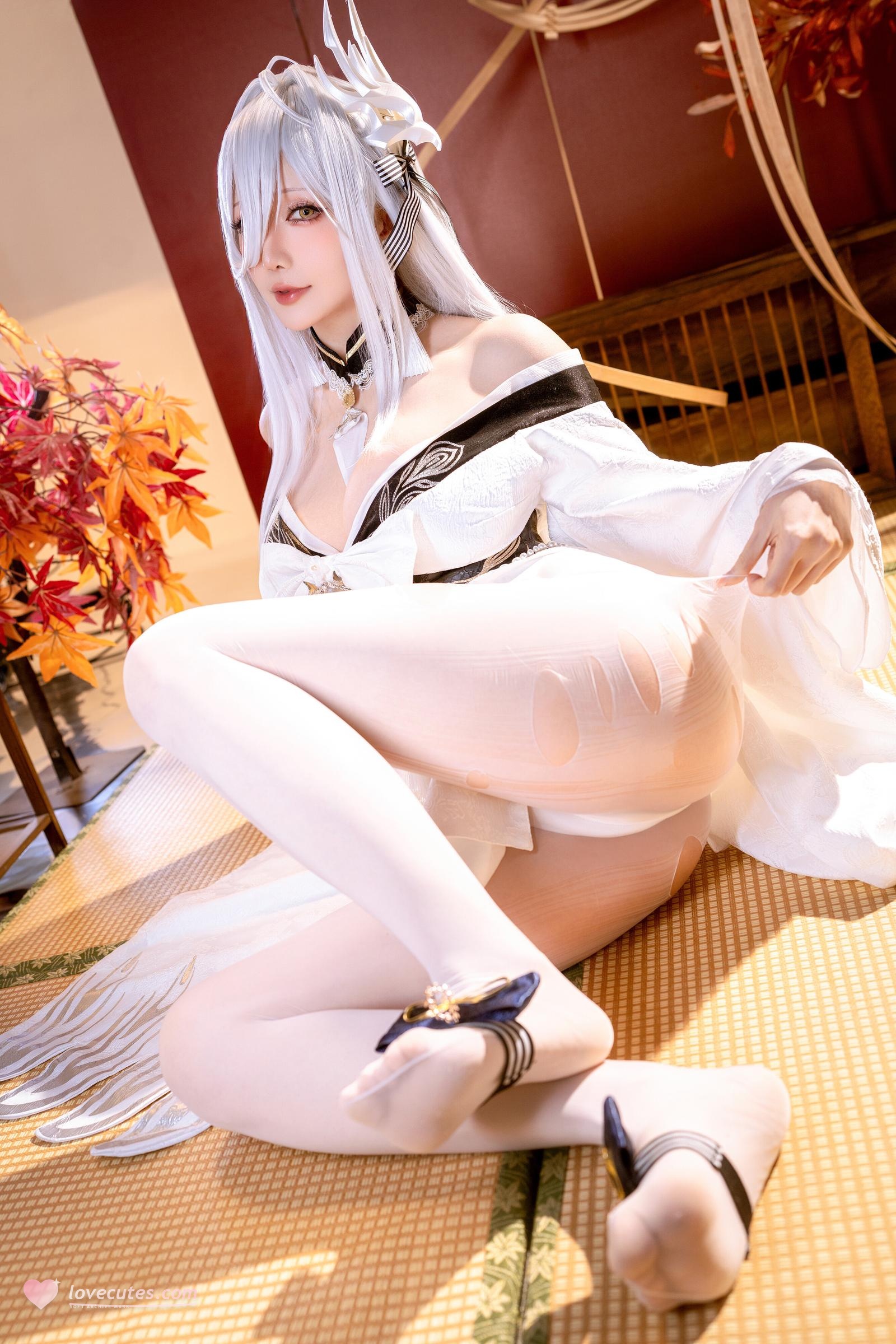[cosplay] 星之迟迟Hoshilily - 碧藍航線 白鳳：白髮和風白絲巨乳 高衩美腿還原 59P