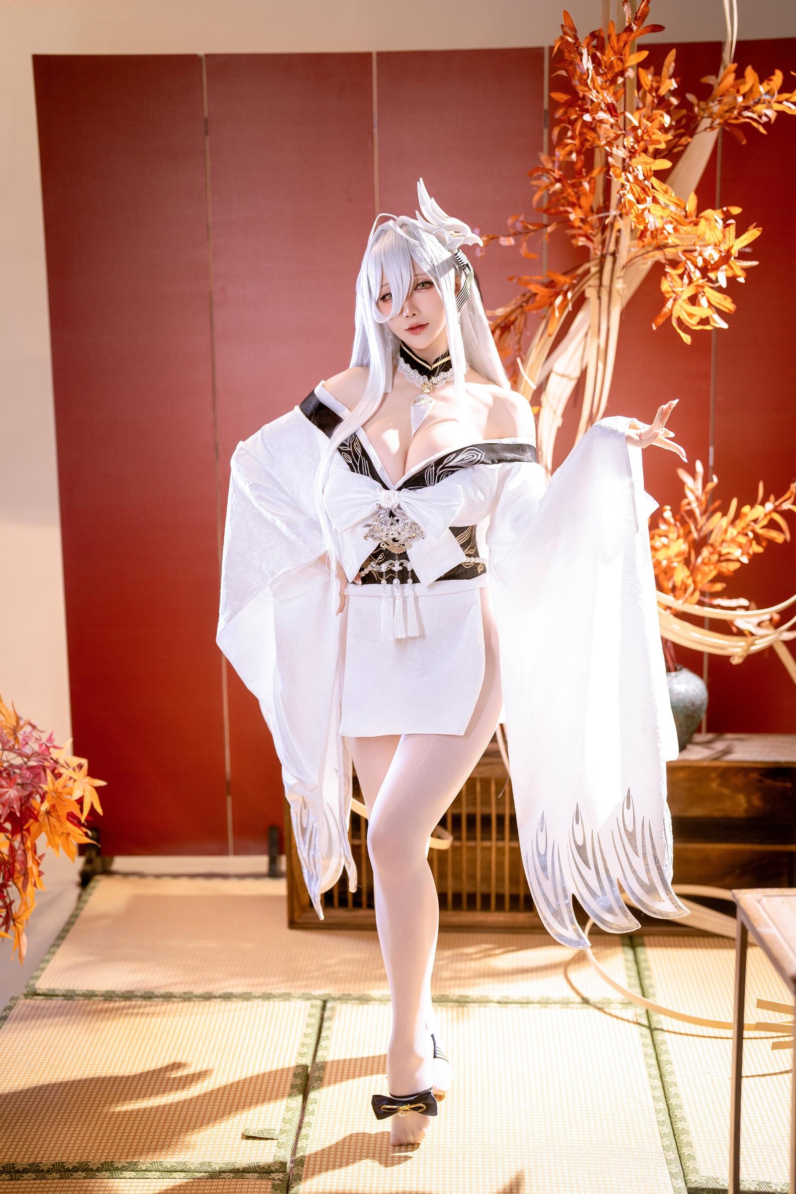 [cosplay] 星之迟迟Hoshilily - 碧藍航線 白鳳：白髮和風白絲巨乳 高衩美腿還原 59P
