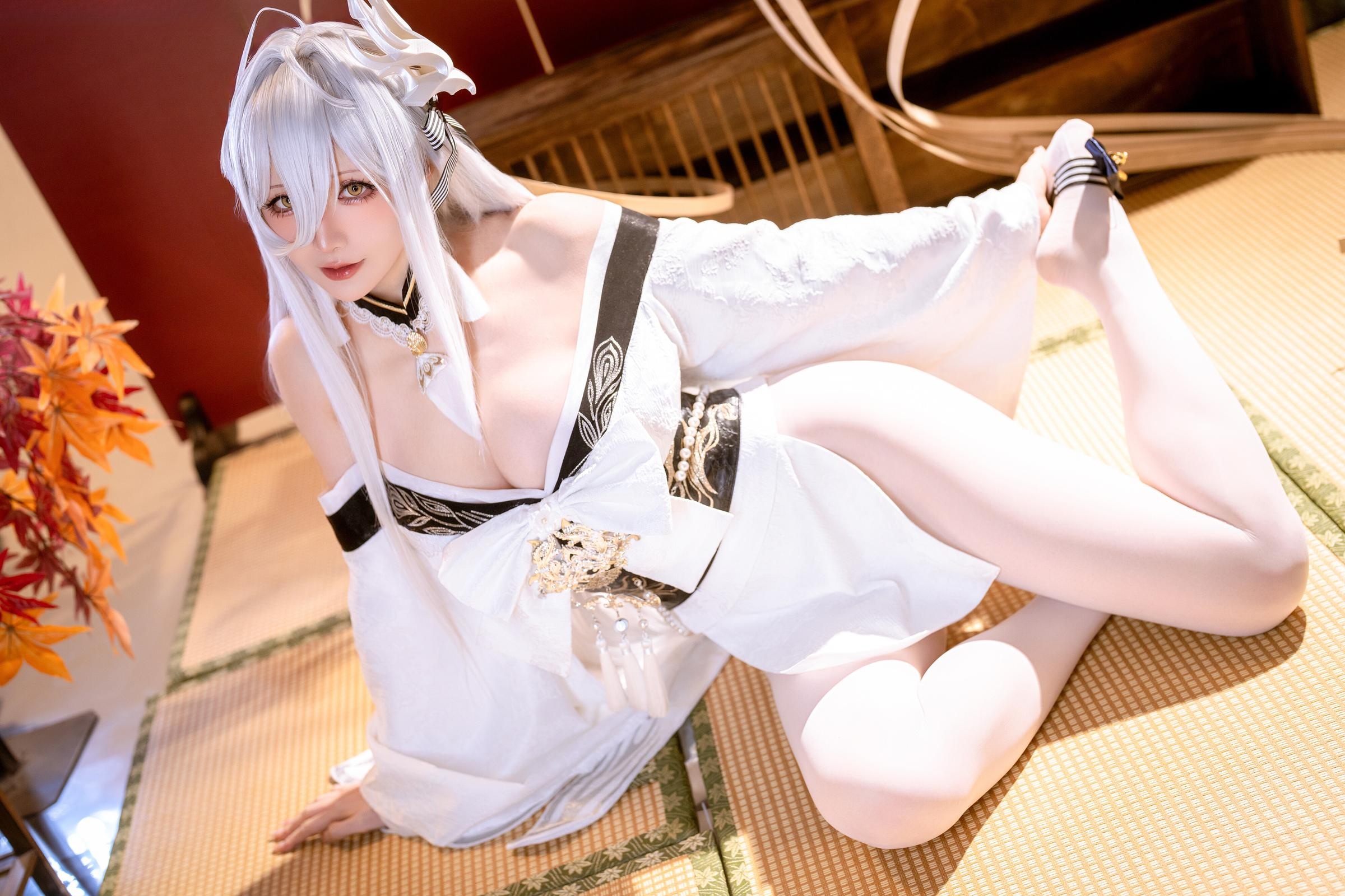 [Cosplay] Hoshilily - Azur Lane Bai Feng: White Hair, Flowing White Stockings, Curvy Legs, 59P
