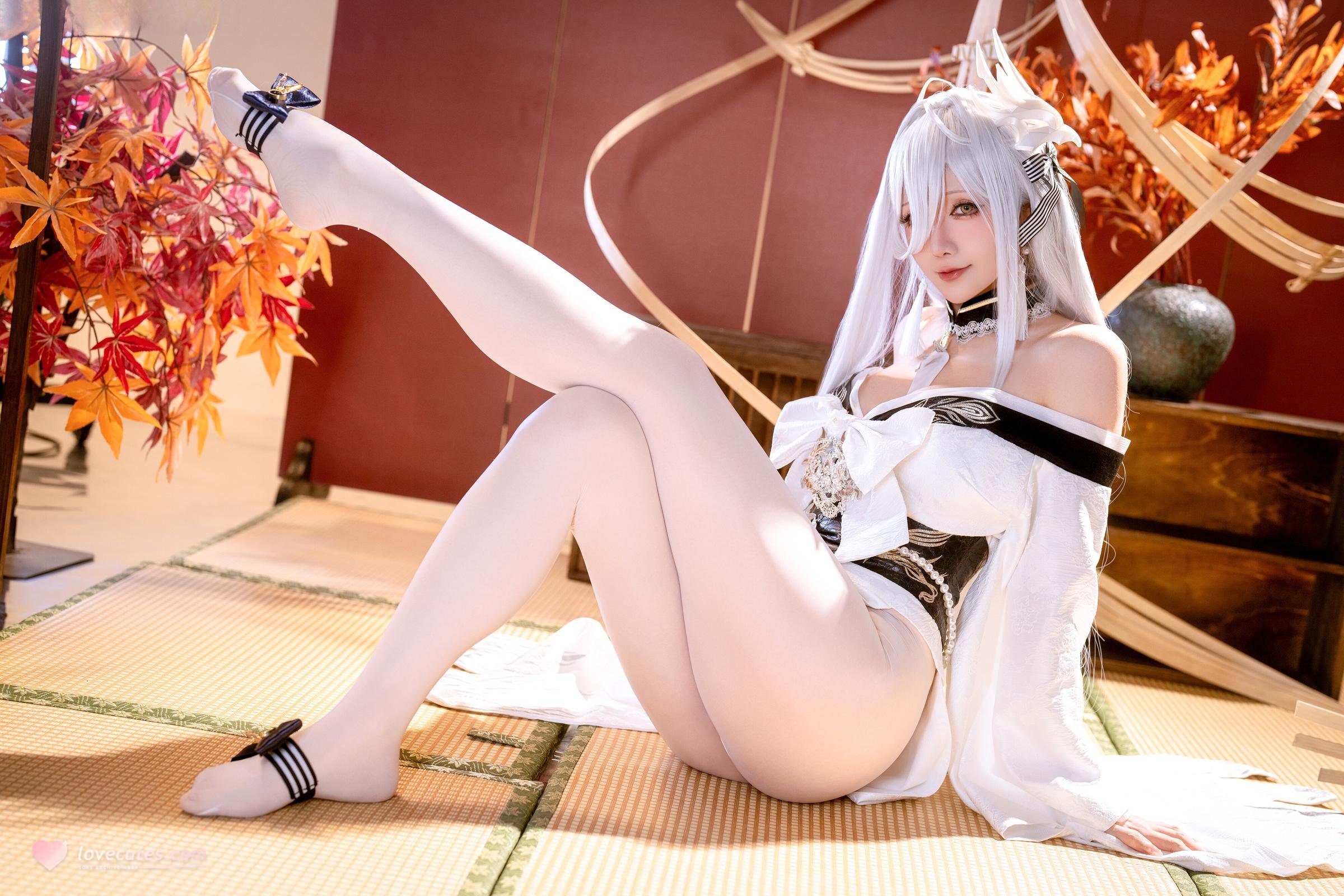[Cosplay] Hoshilily - Azur Lane Bai Feng: White Hair, Flowing White Stockings, Curvy Legs, 59P