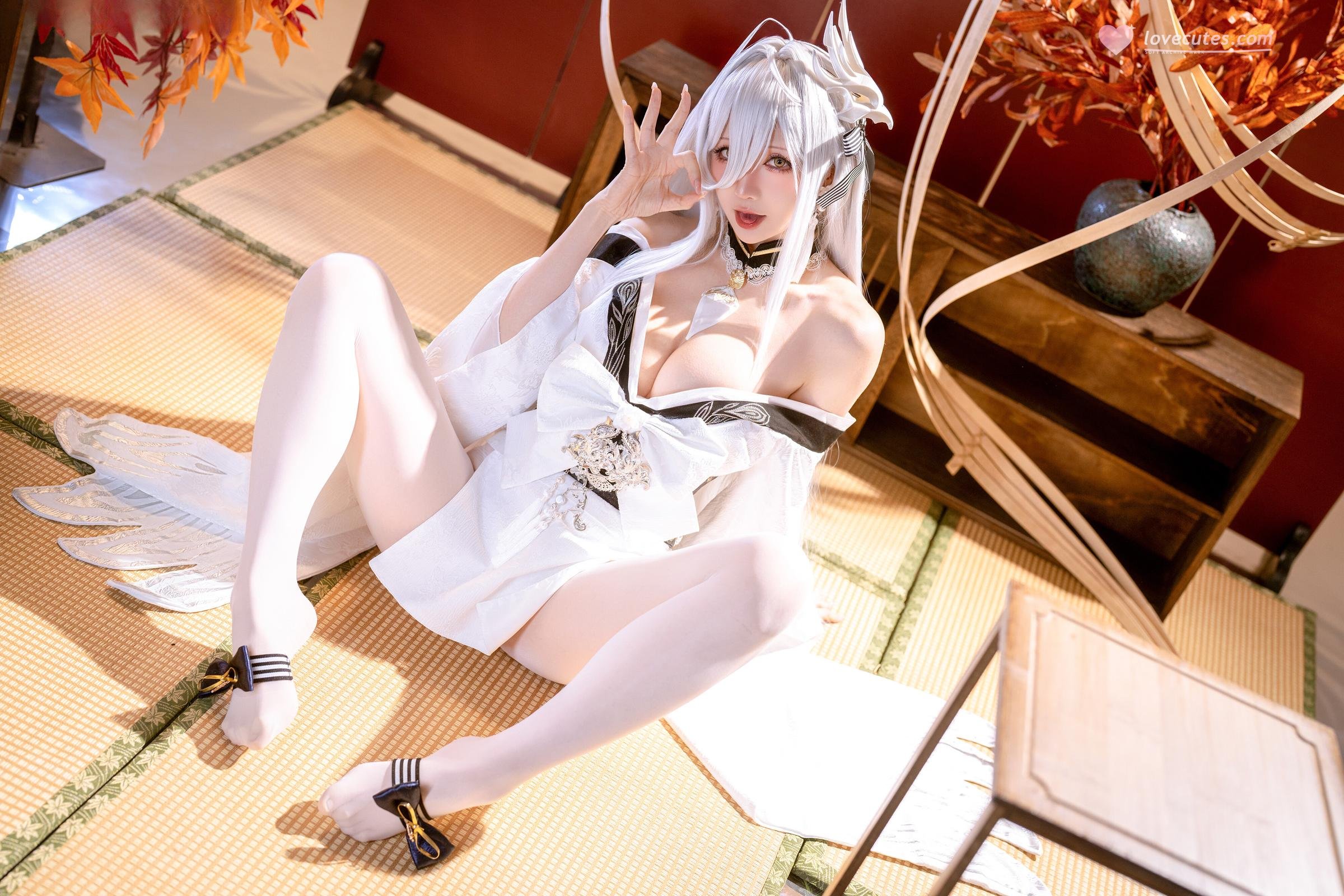 [Cosplay] Hoshilily - Azur Lane Bai Feng: White Hair, Flowing White Stockings, Curvy Legs, 59P
