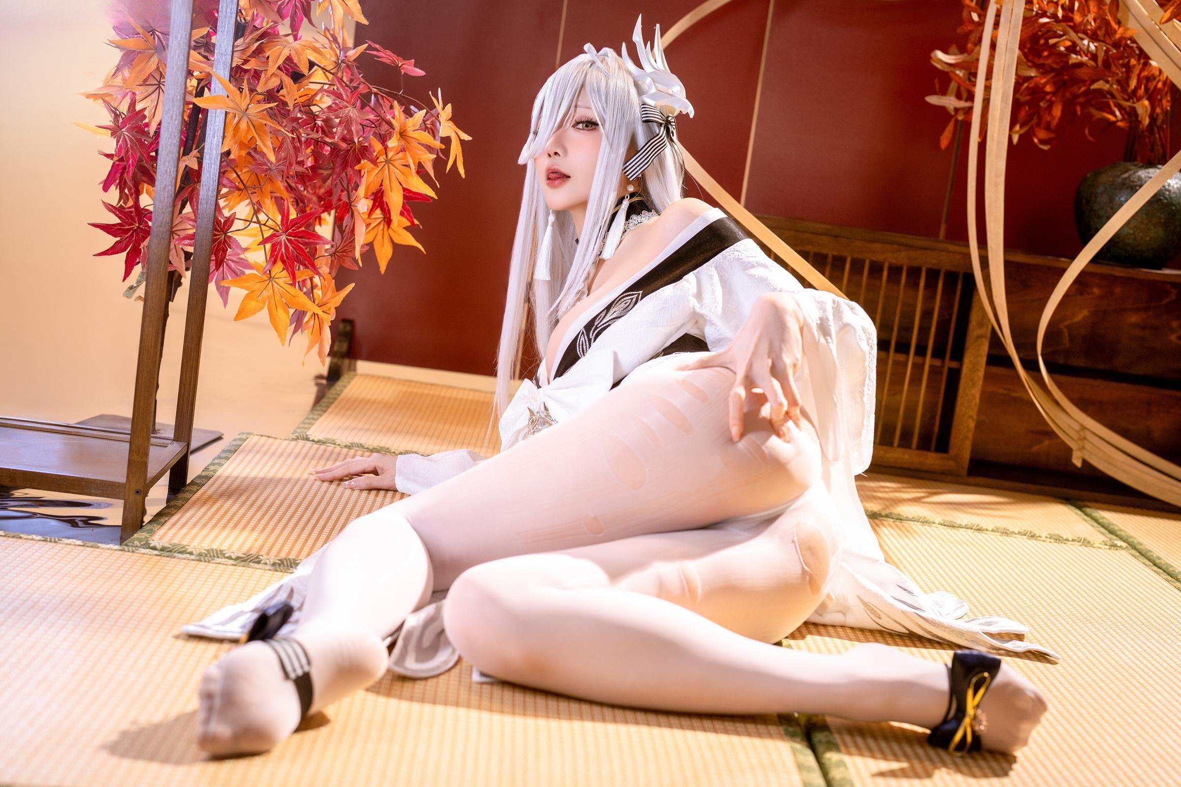 [costume] Hoshilily - Bạch Phượng: Tóc Trắng, Gió Xanh, Ngực Khủng, Chân Dài Gợi Cảm 59P
