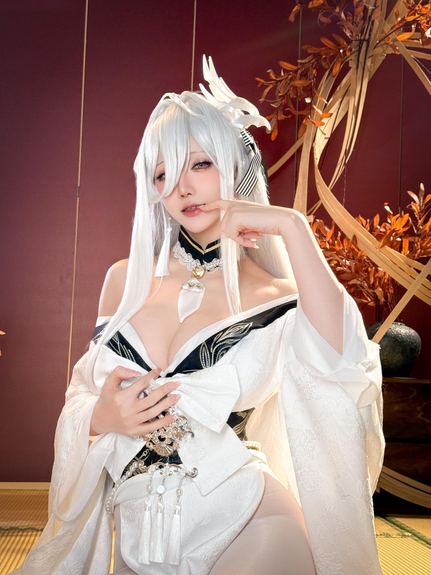 [costume] Hoshilily - Bạch Phượng: Tóc Trắng, Gió Xanh, Ngực Khủng, Chân Dài Gợi Cảm 59P