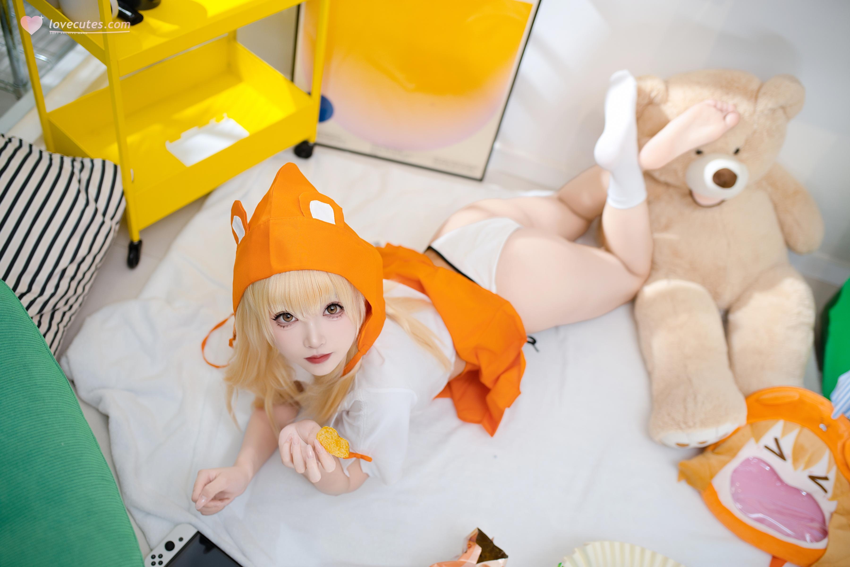 [Cosplay] Bangni - Himouto! Umaru-chan: Orange Cloak, White Stockings, Boldly Revealing 85P5V