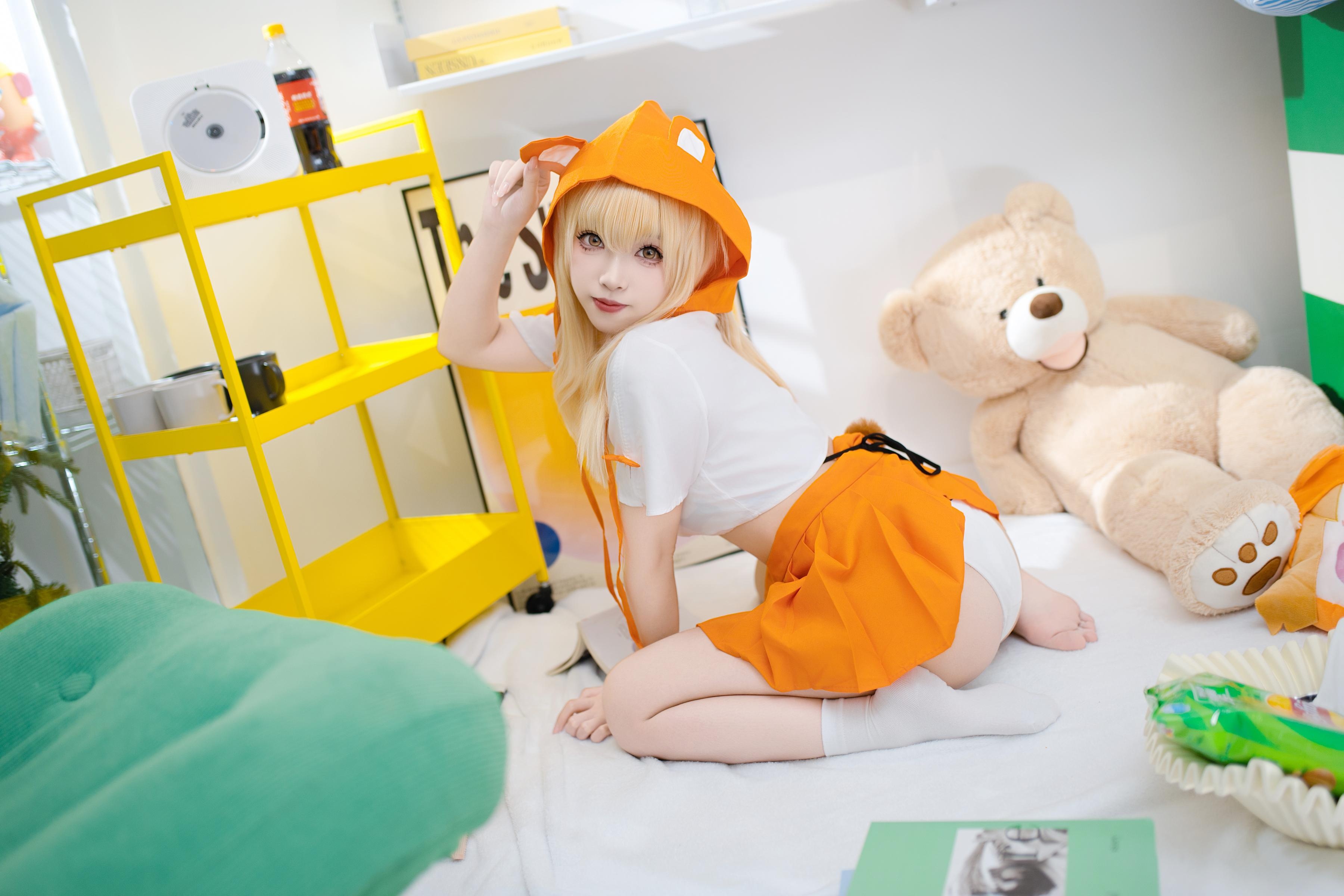 [Cosplay] Bangni - Himouto! Umaru-chan: Orange Cloak, White Stockings, Boldly Revealing 85P5V