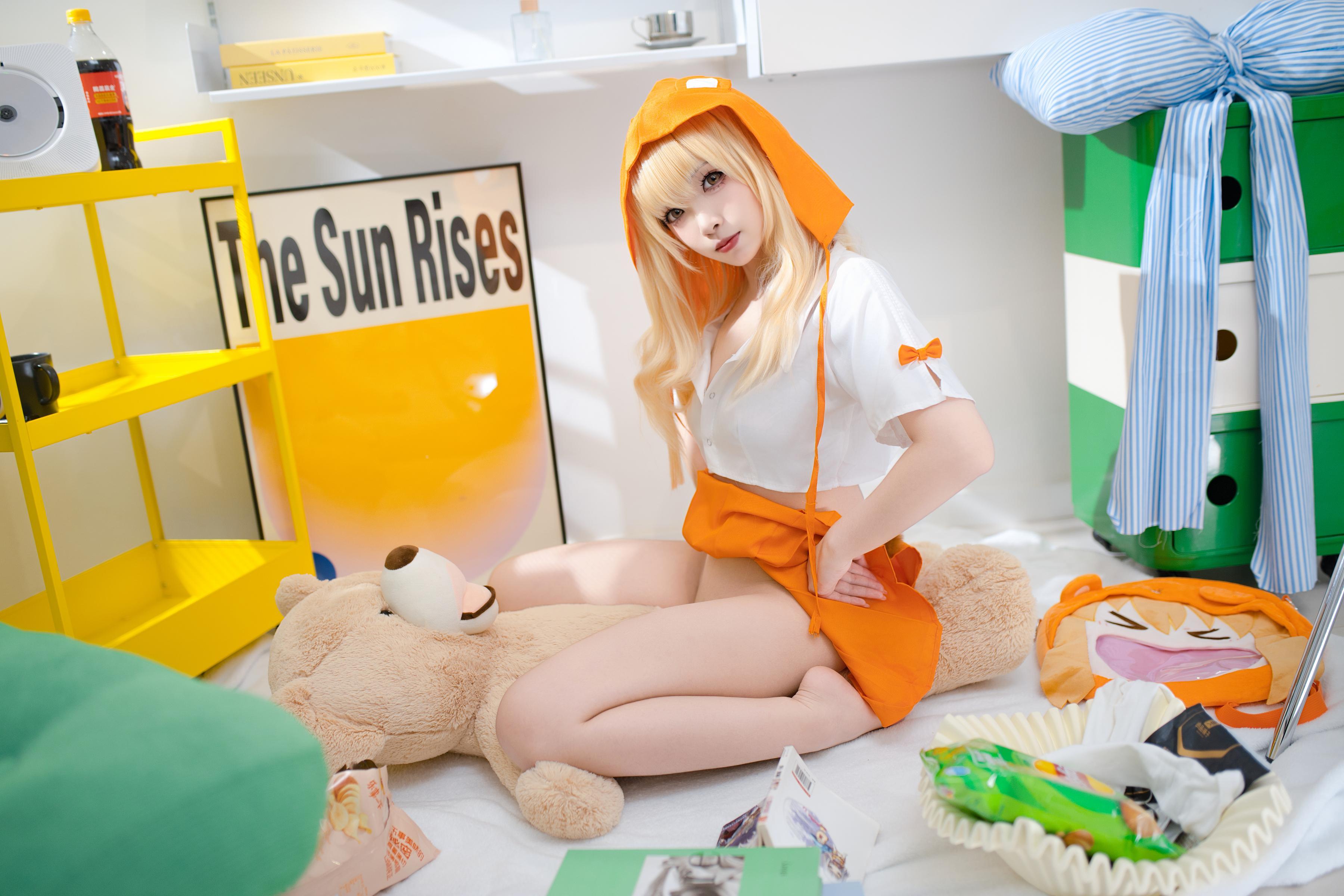 [Cosplay] Bangni - Himouto! Umaru-chan: Orange Cloak, White Stockings, Boldly Revealing 85P5V