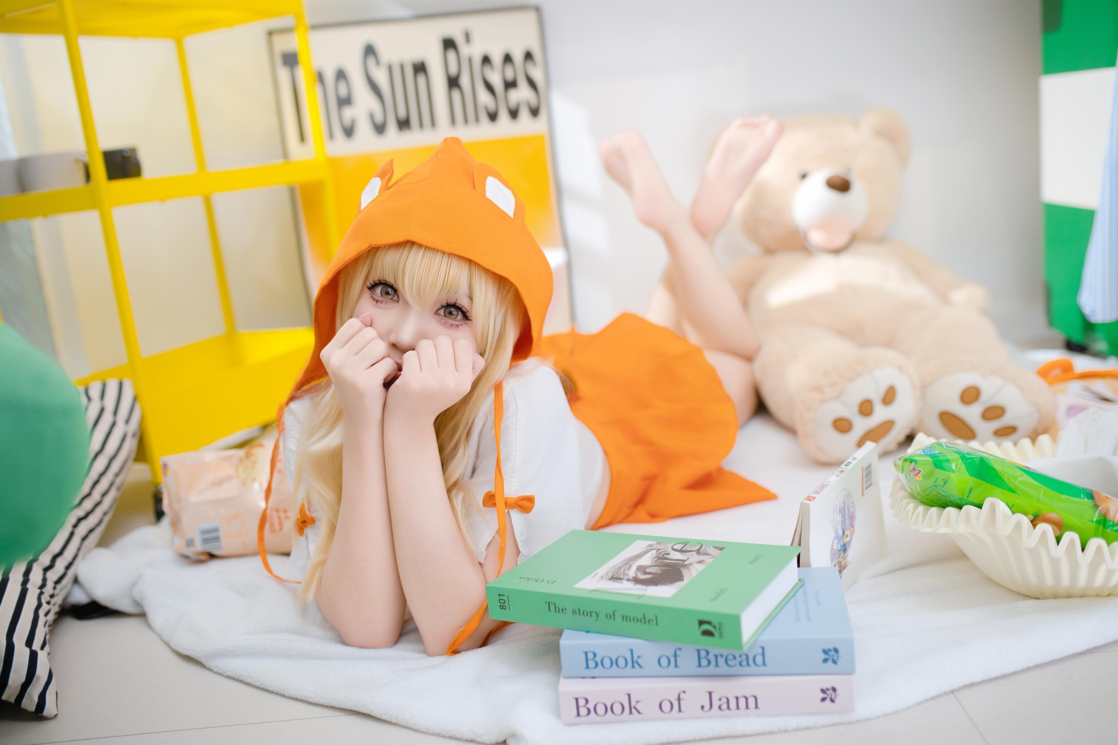 [Cosplay] Bangni - Himouto! Umaru-chan: Orange Cloak, White Stockings, Boldly Revealing 85P5V