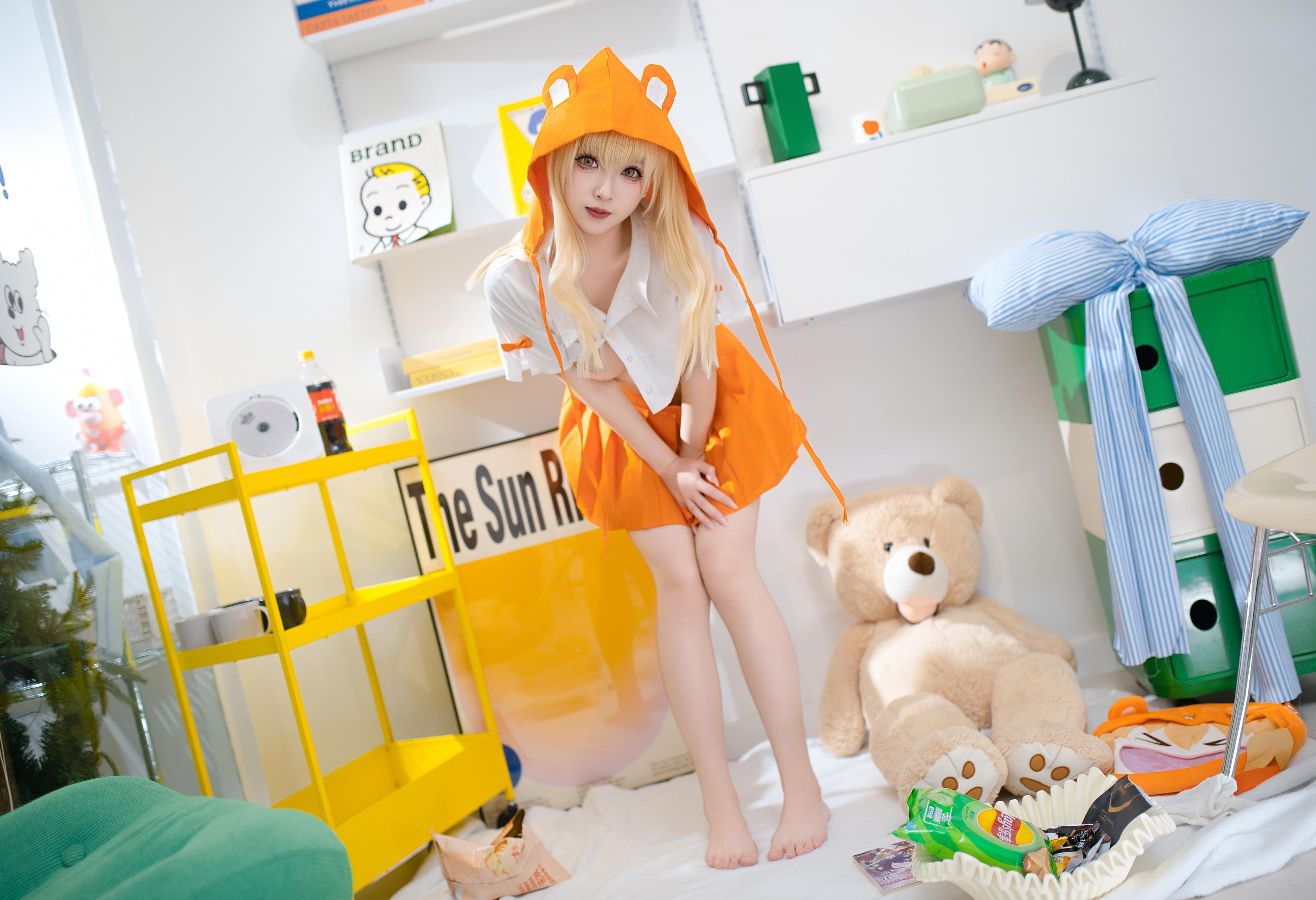[Cosplay] Bangni - Himouto! Umaru-chan: Orange Cloak, White Stockings, Boldly Revealing 85P5V