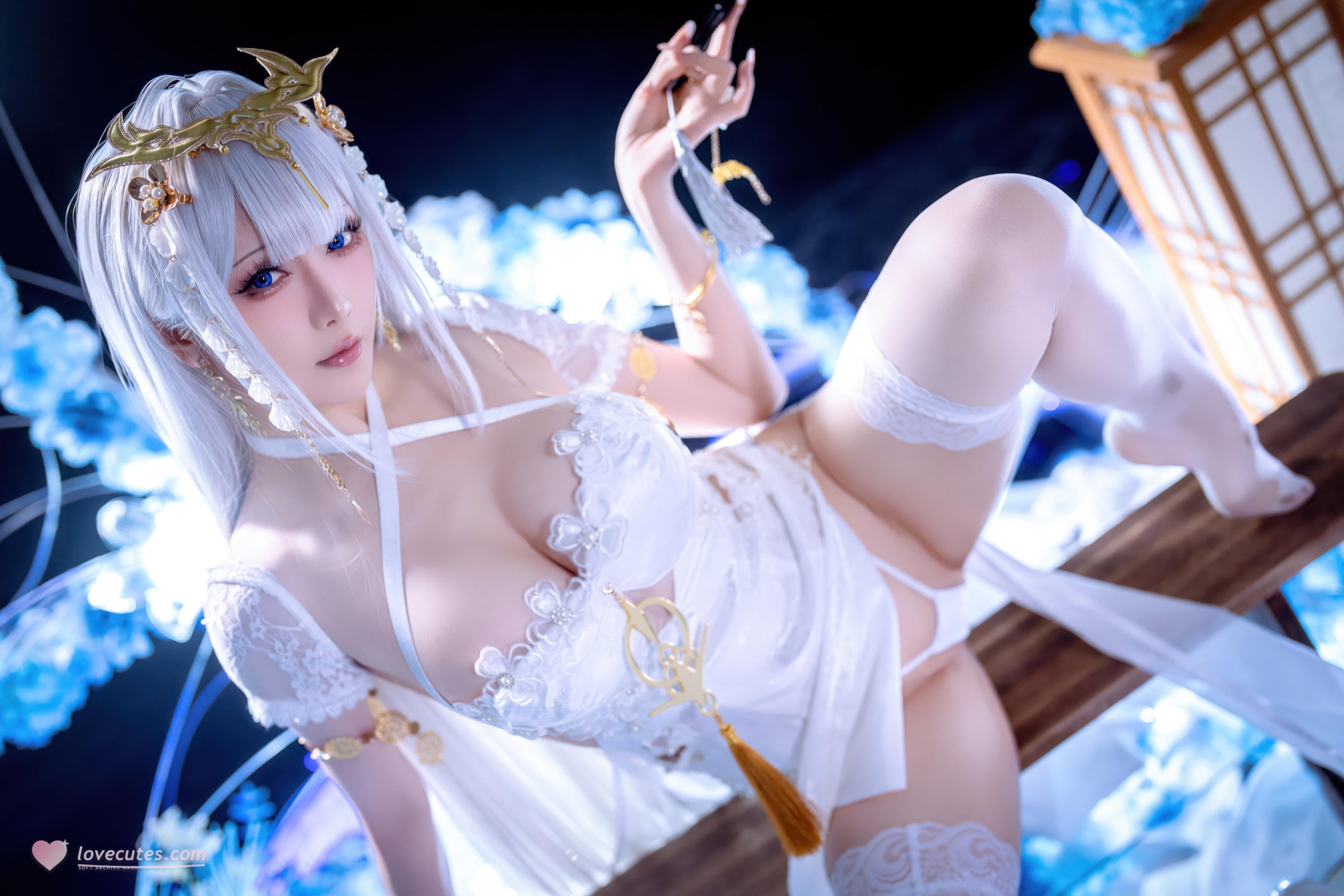 [cospaly] 星之迟迟Hoshilily - 碧藍航線 埃姆登：白髮白絲禮裝巨乳 高衩美腿還原 50P
