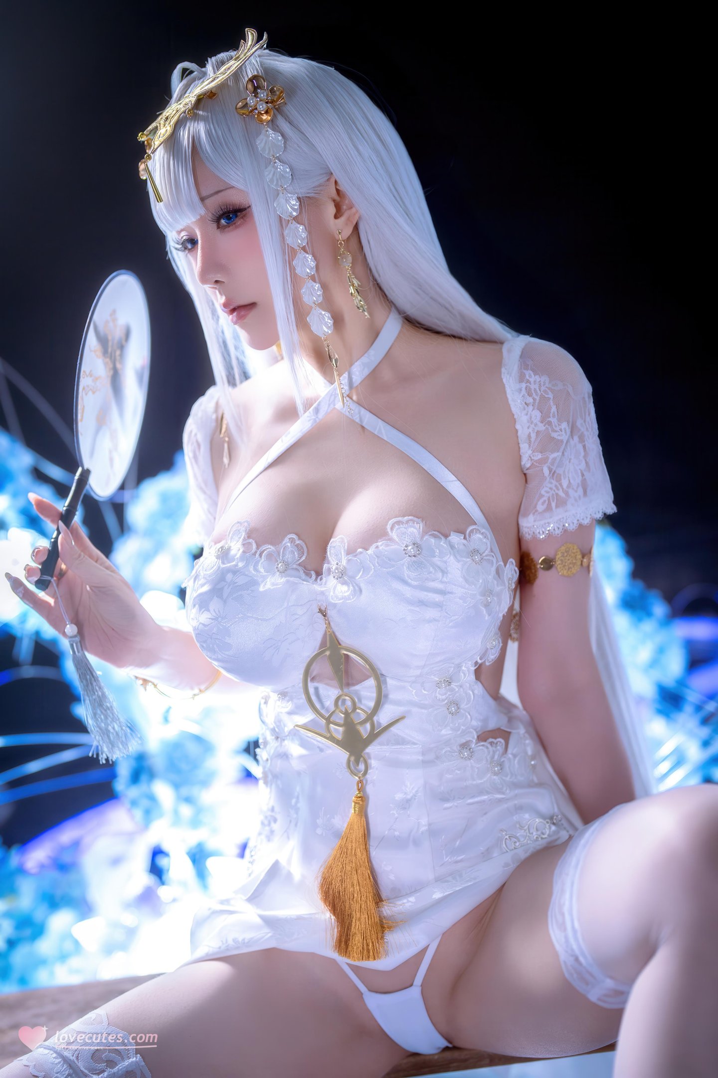 [cospaly] 星之迟迟Hoshilily - 碧藍航線 埃姆登：白髮白絲禮裝巨乳 高衩美腿還原 50P
