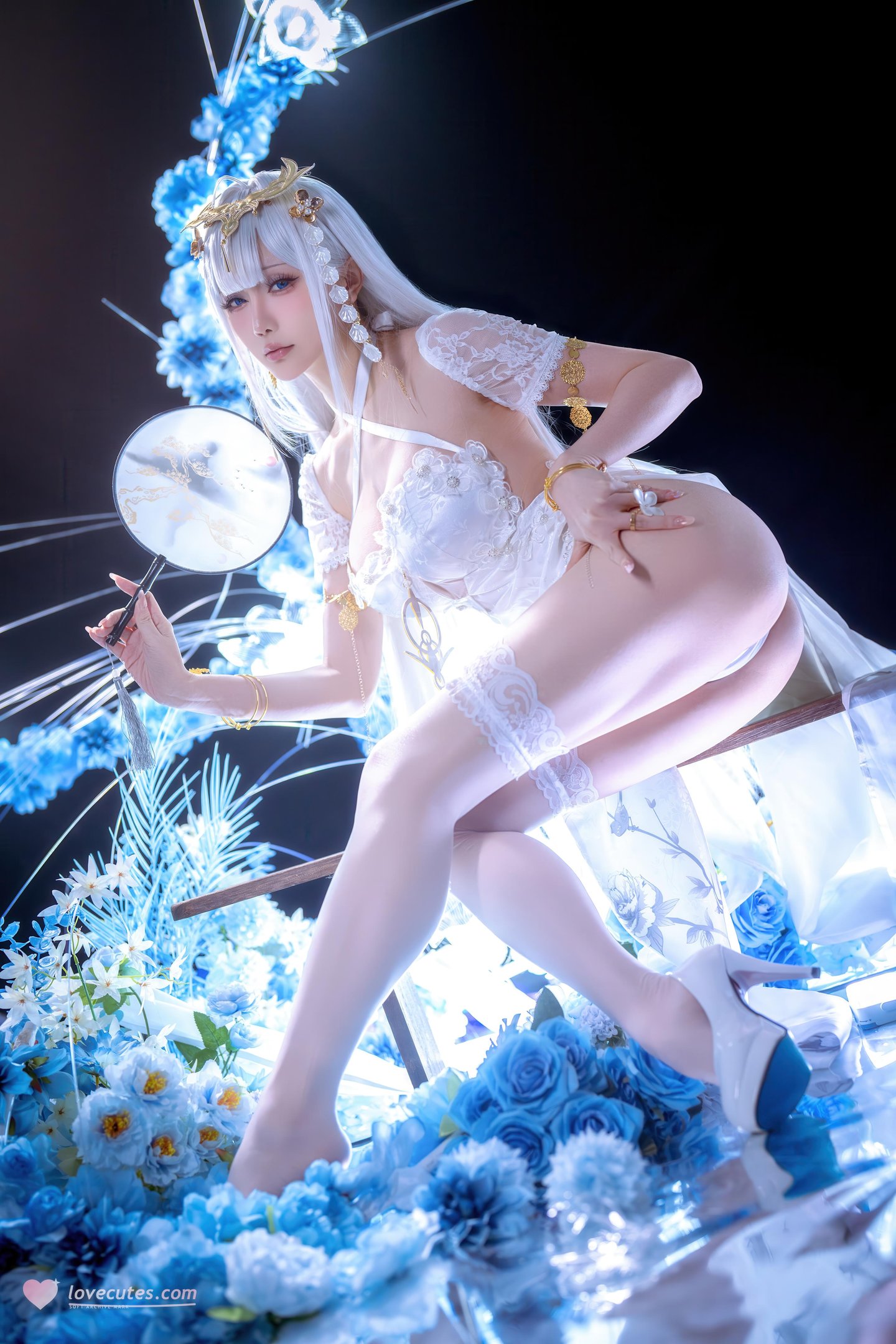 [cospaly] 星之迟迟Hoshilily - 碧藍航線 埃姆登：白髮白絲禮裝巨乳 高衩美腿還原 50P