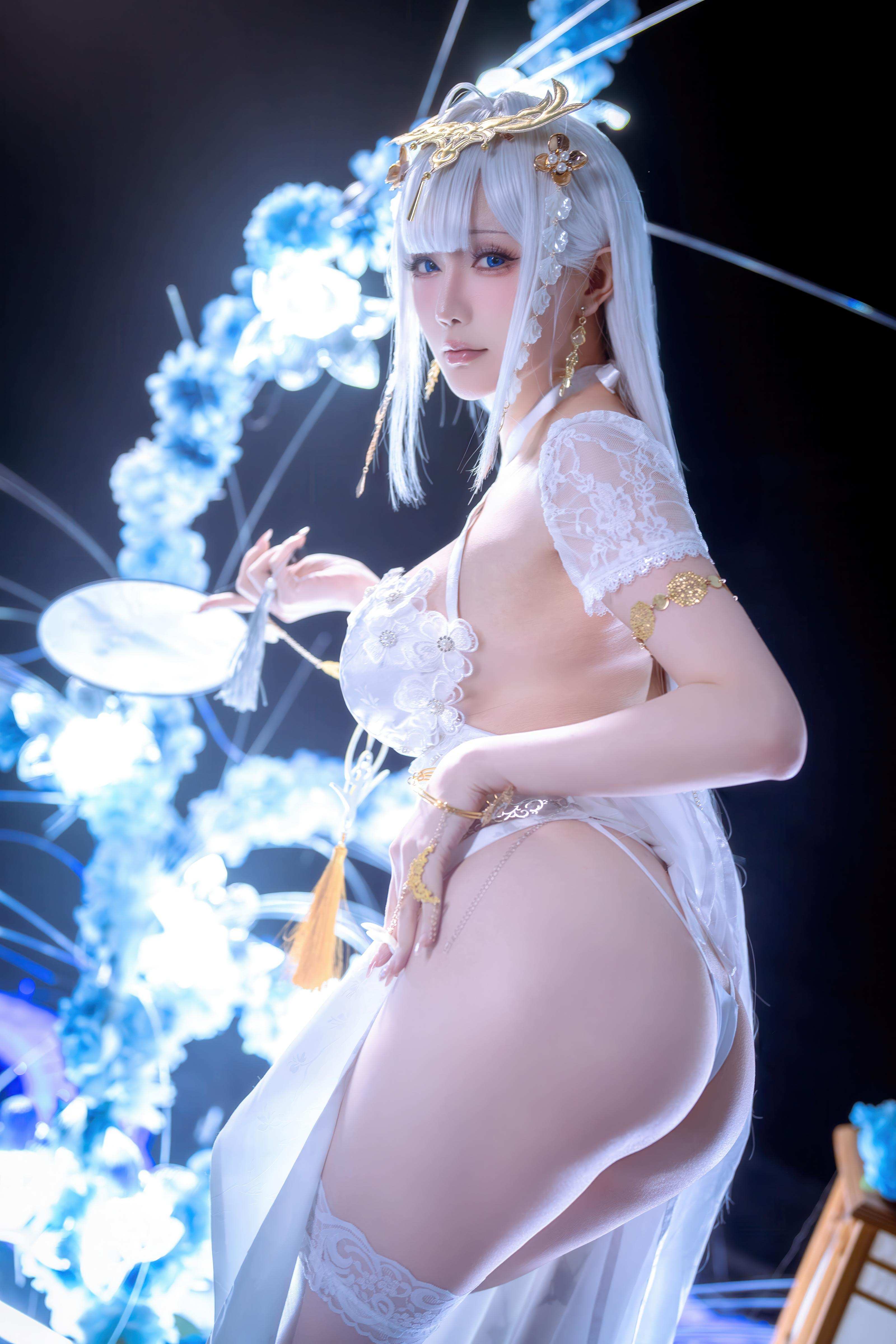 [cospaly] 星之迟迟Hoshilily - 碧藍航線 埃姆登：白髮白絲禮裝巨乳 高衩美腿還原 50P