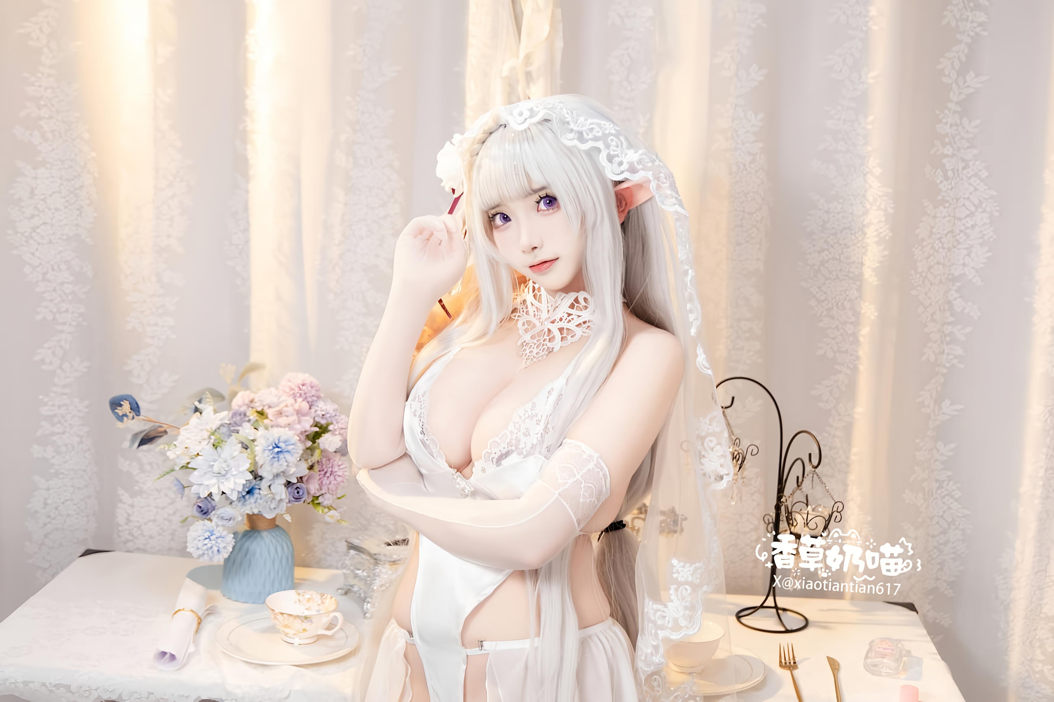 【コスプレ】香草奶喵 - Re:ゼロから始める異世界生活 エミリア バレンタイン：白髪エルフ耳ウェディングドレス 巨乳白ストッキング再現 151P