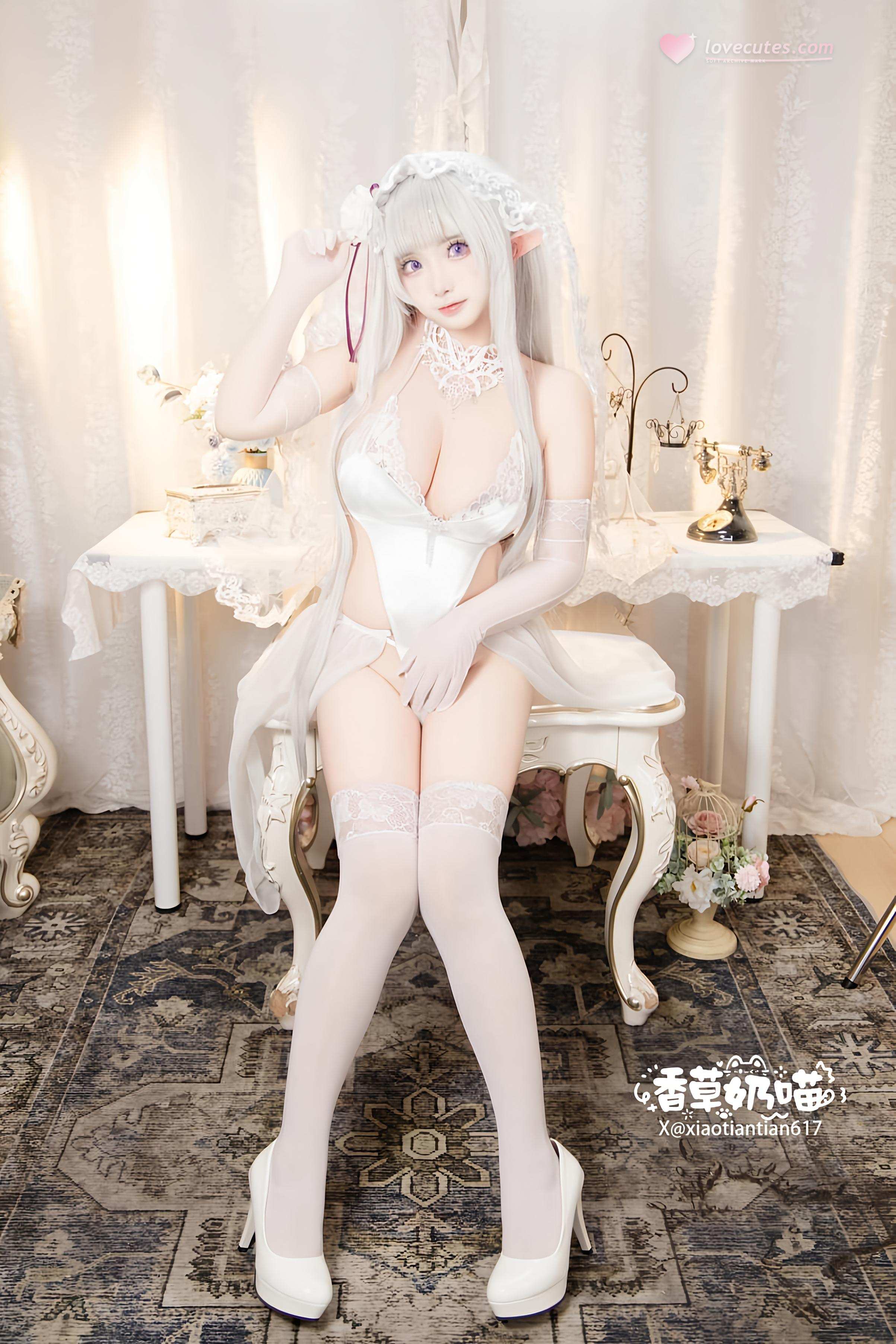 【コスプレ】香草奶喵 - Re:ゼロから始める異世界生活 エミリア バレンタイン：白髪エルフ耳ウェディングドレス 巨乳白ストッキング再現 151P