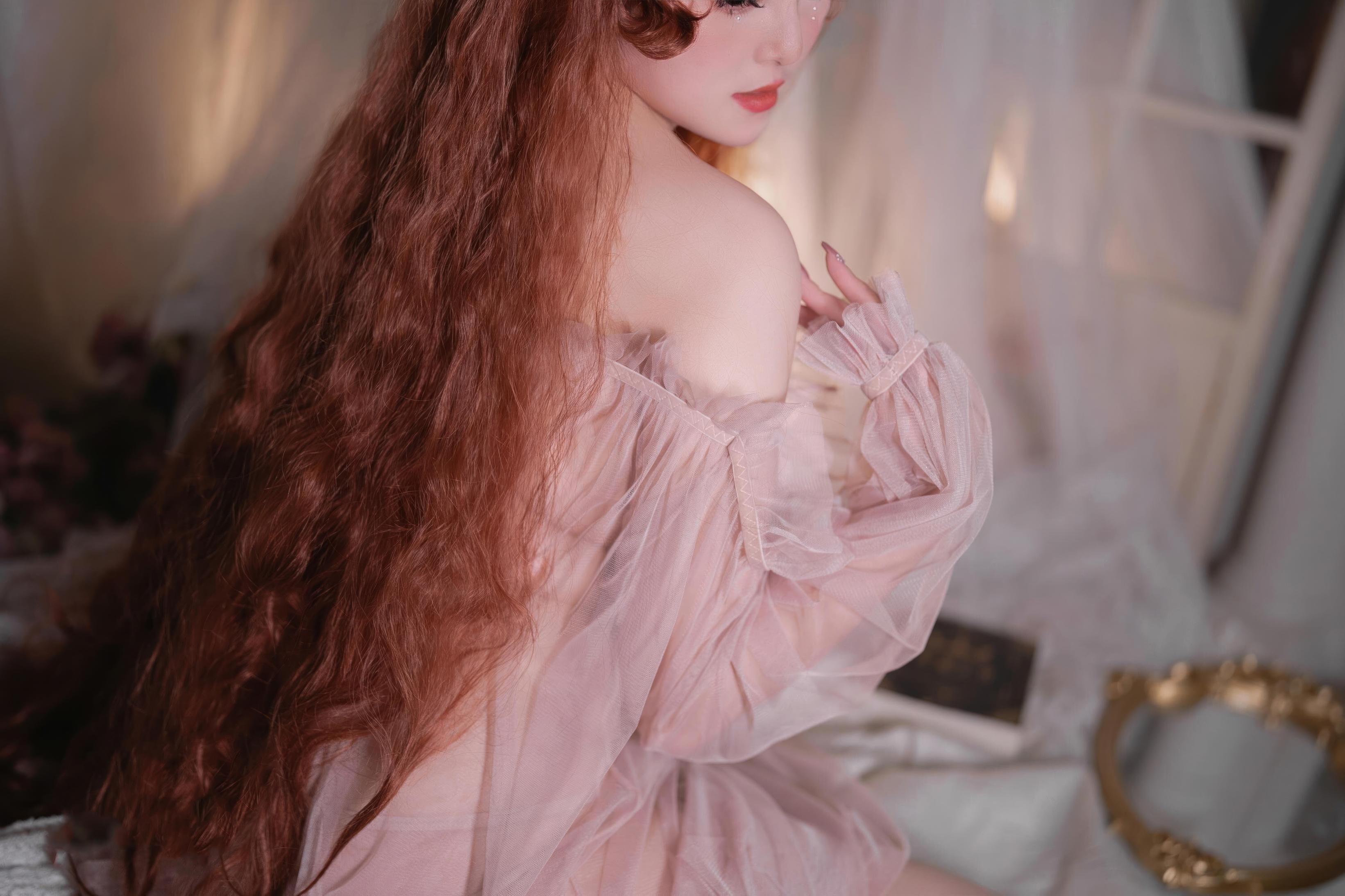 [Private] Natsuko Natsuko - 2026 Birthday Private Collection: Pink Sheer Off-Shoulder Beauty with Soft Bedroom Lighting 50P