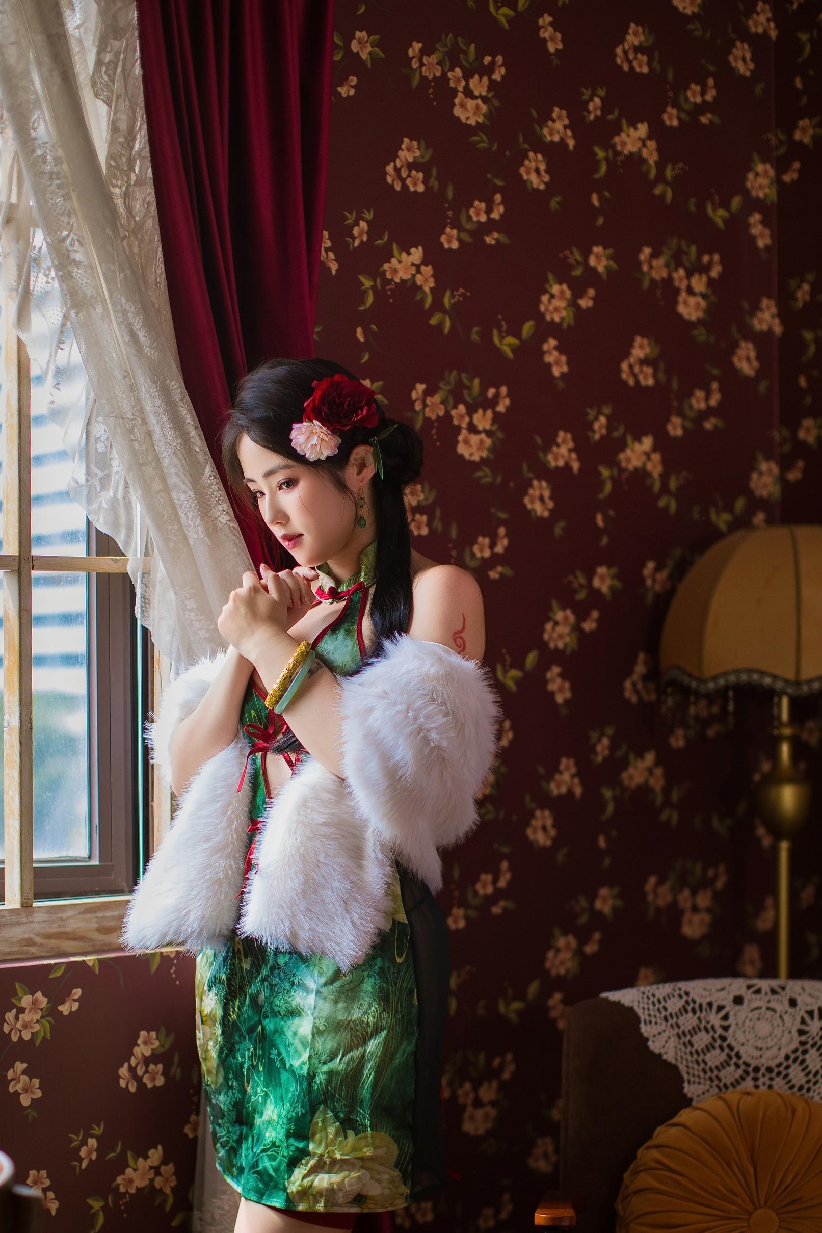 [私房] titi - 綠色旗袍：露點巨乳美腿 東方私房 82P1V