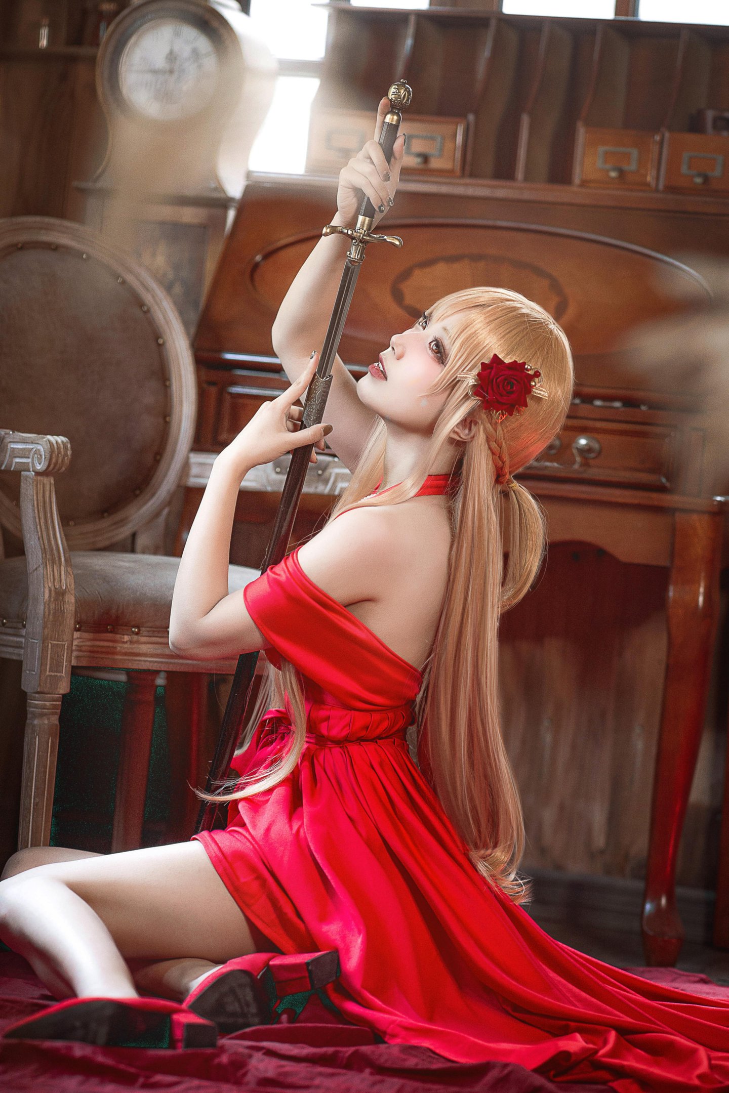 【Cosplay】切切Celia - 刀劍神域亞絲娜禮服：紅裙長髮美腿，優雅還原28P