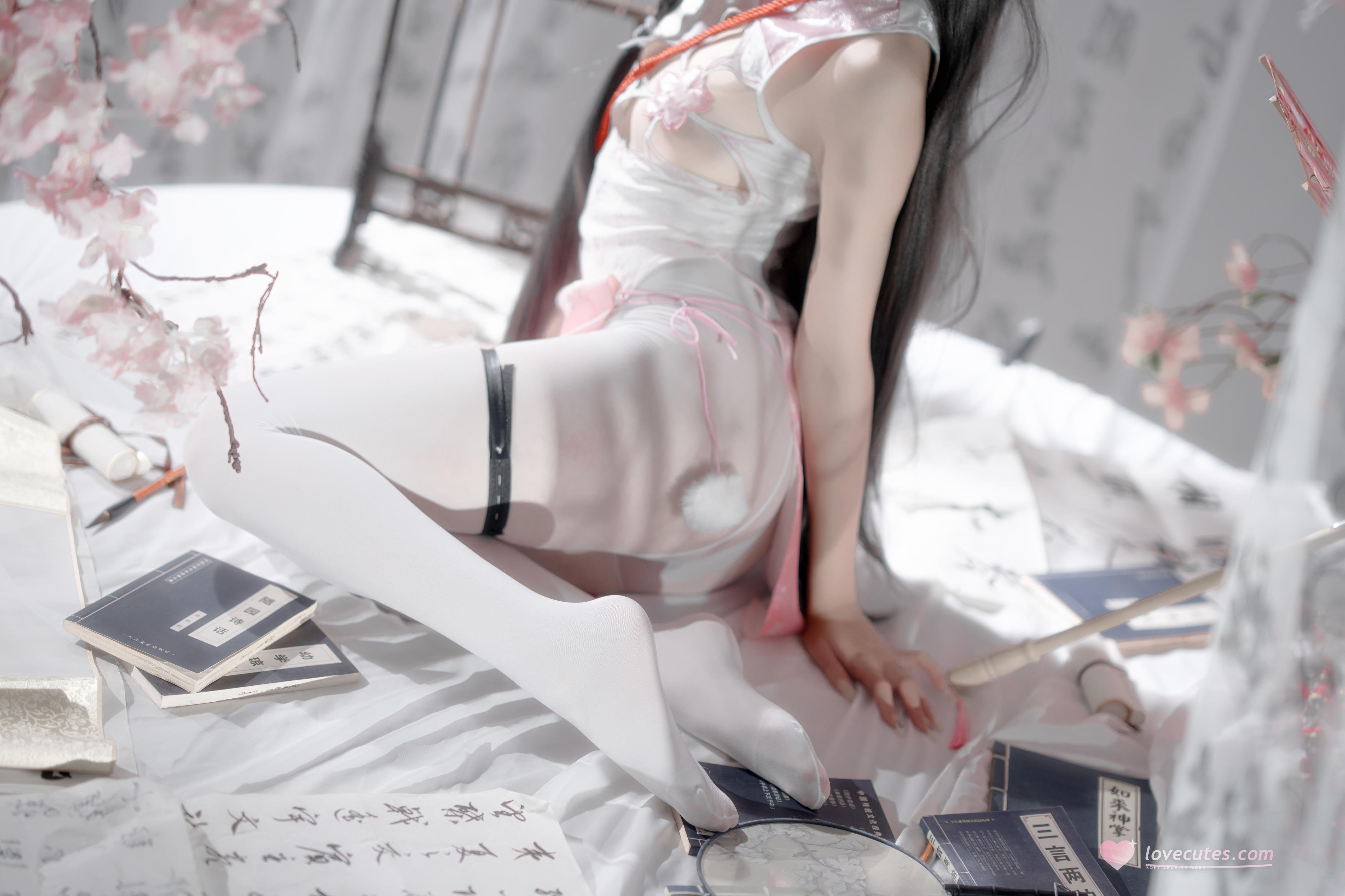 [私房] 纸悦Etsu_ko - 2025年12月真愛特寫包：白絲旗袍翹臀露穴特寫私房 31P