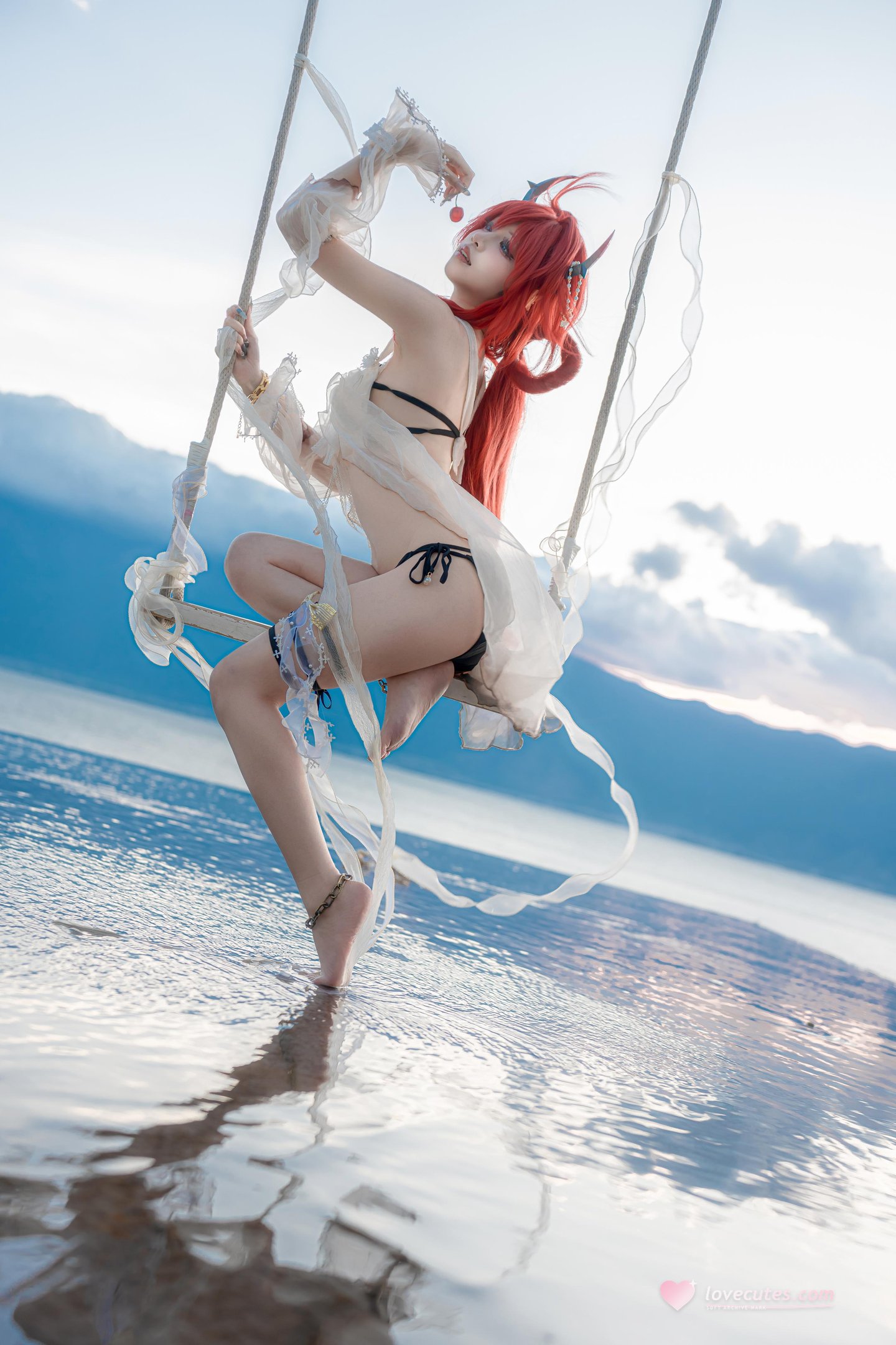 '[cosplay] 纸悦Etsu_ko - 明日方舟 史尔特尔 Bikinis: Tái hiện cảnh nước nhẹ nhàng của ác quỷ tóc đỏ 37P'