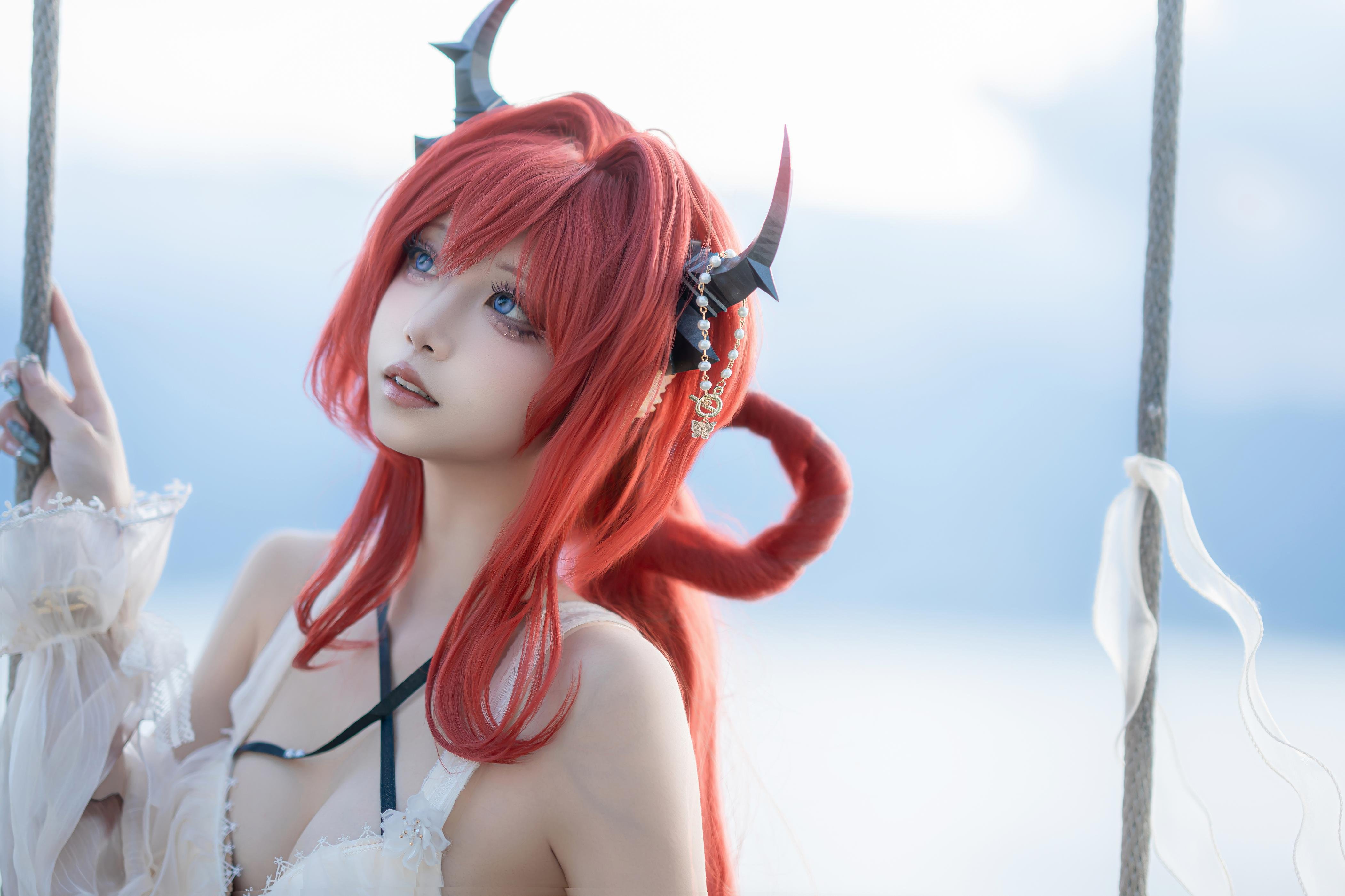 '[cosplay] 纸悦Etsu_ko - 明日方舟 史尔特尔 Bikinis: Tái hiện cảnh nước nhẹ nhàng của ác quỷ tóc đỏ 37P'