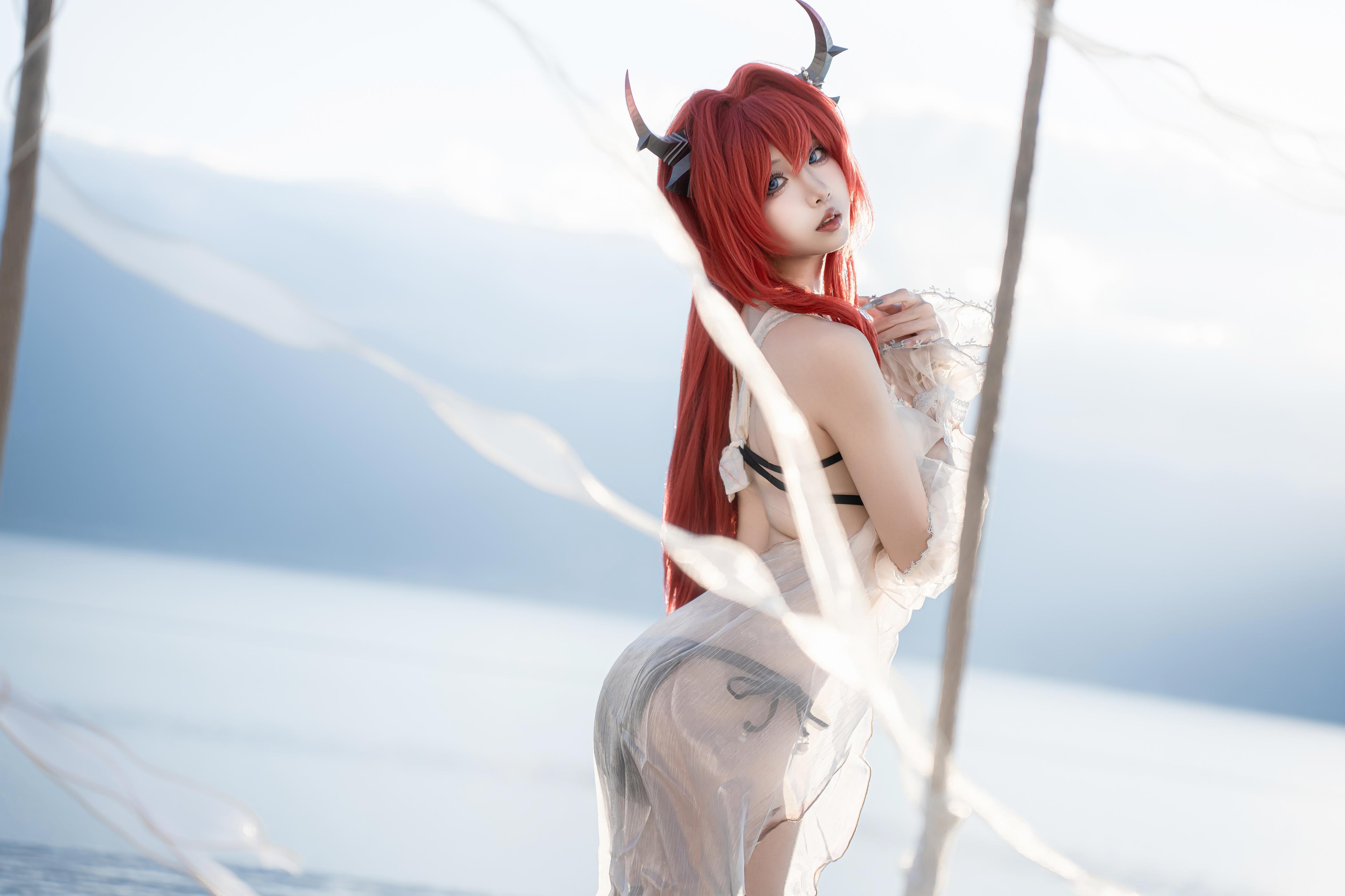 [costume扮演] 纸悦Etsu_ko - 明日方舟 史尔特尔 泳裝：紅髮惡魔角輕紗水景還原 37P