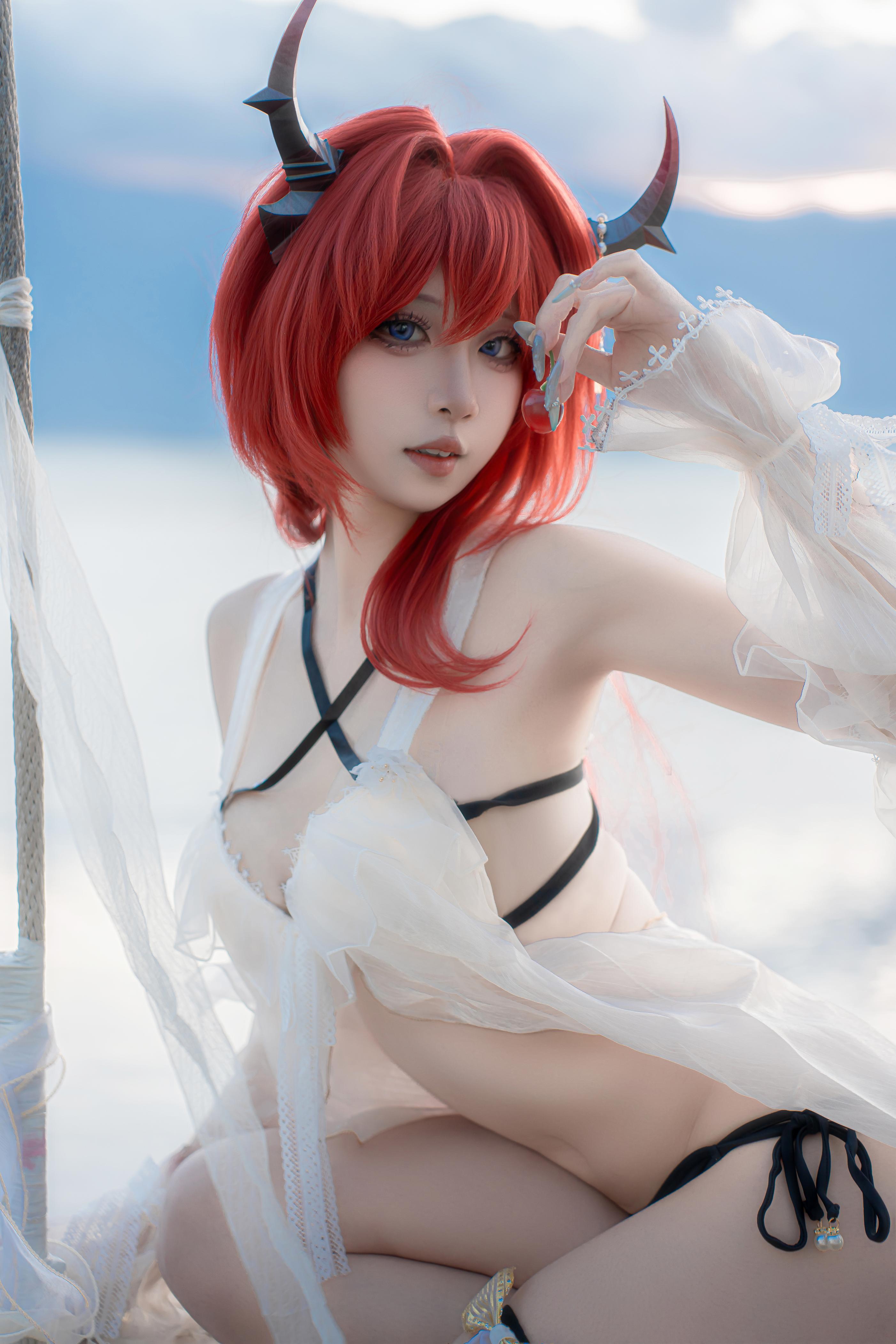 [costume扮演] 纸悦Etsu_ko - 明日方舟 史尔特尔 泳裝：紅髮惡魔角輕紗水景還原 37P