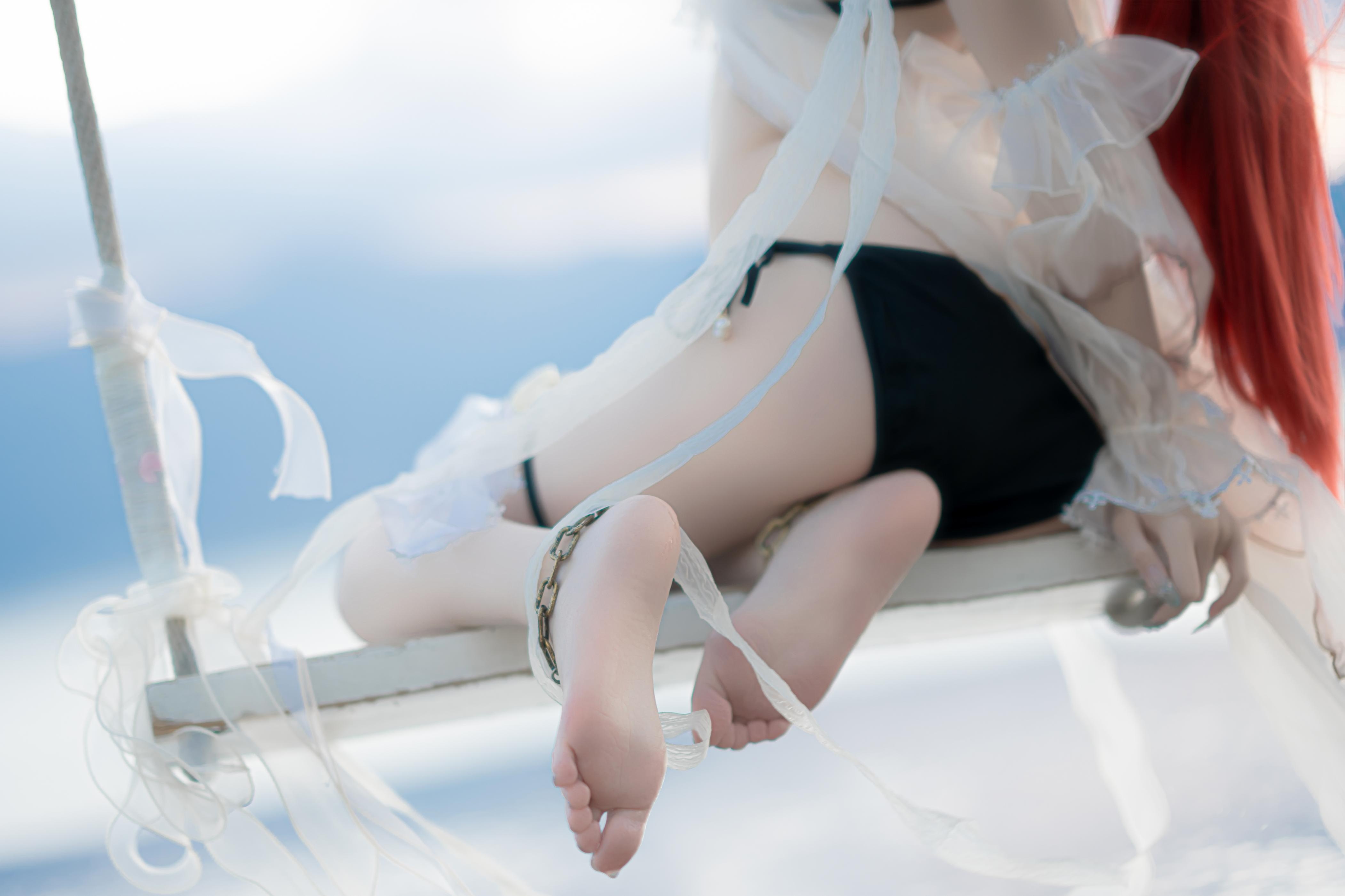 '[cosplay] 纸悦Etsu_ko - 明日方舟 史尔特尔 Bikinis: Tái hiện cảnh nước nhẹ nhàng của ác quỷ tóc đỏ 37P'