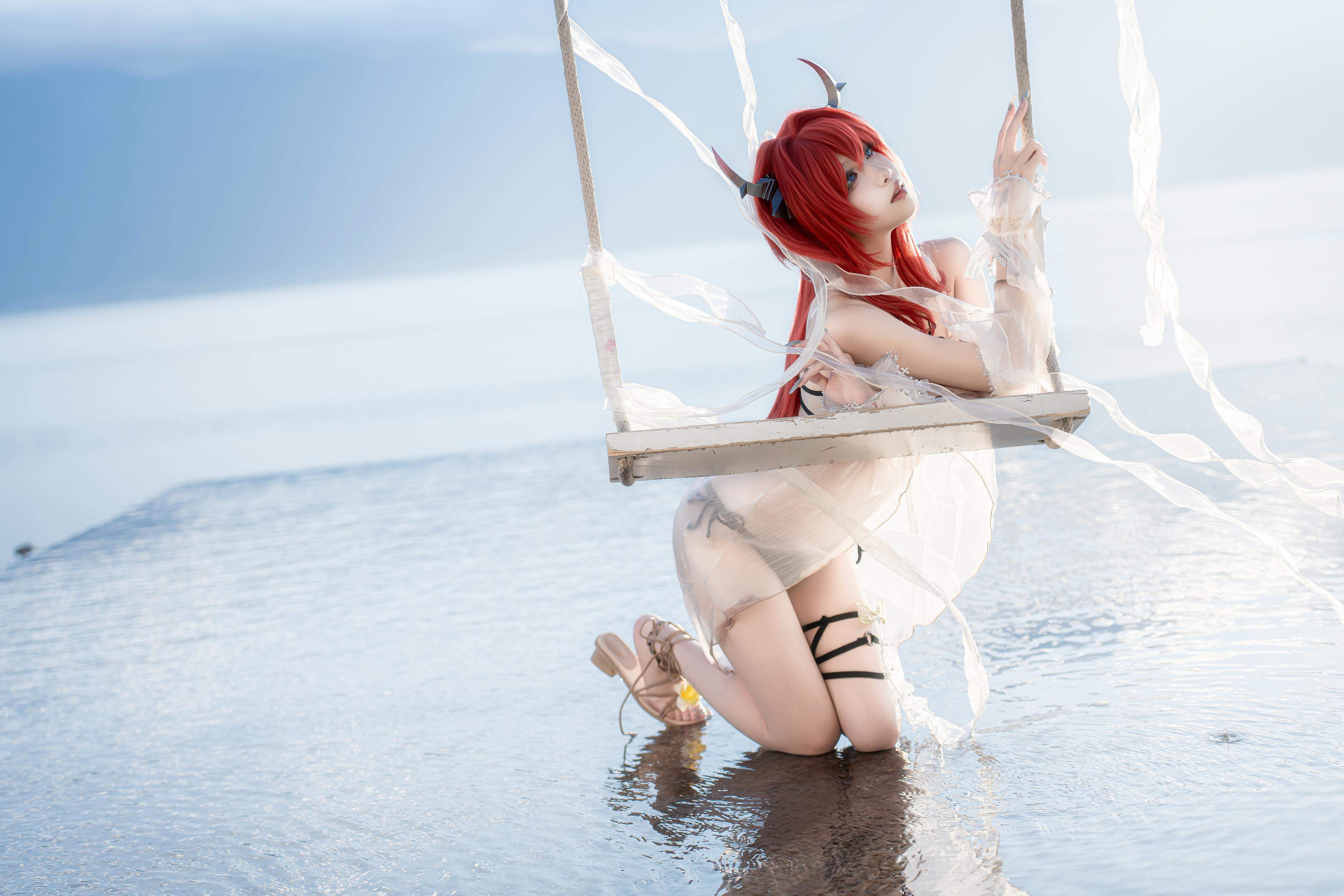 '[cosplay] 纸悦Etsu_ko - 明日方舟 史尔特尔 Bikinis: Tái hiện cảnh nước nhẹ nhàng của ác quỷ tóc đỏ 37P'