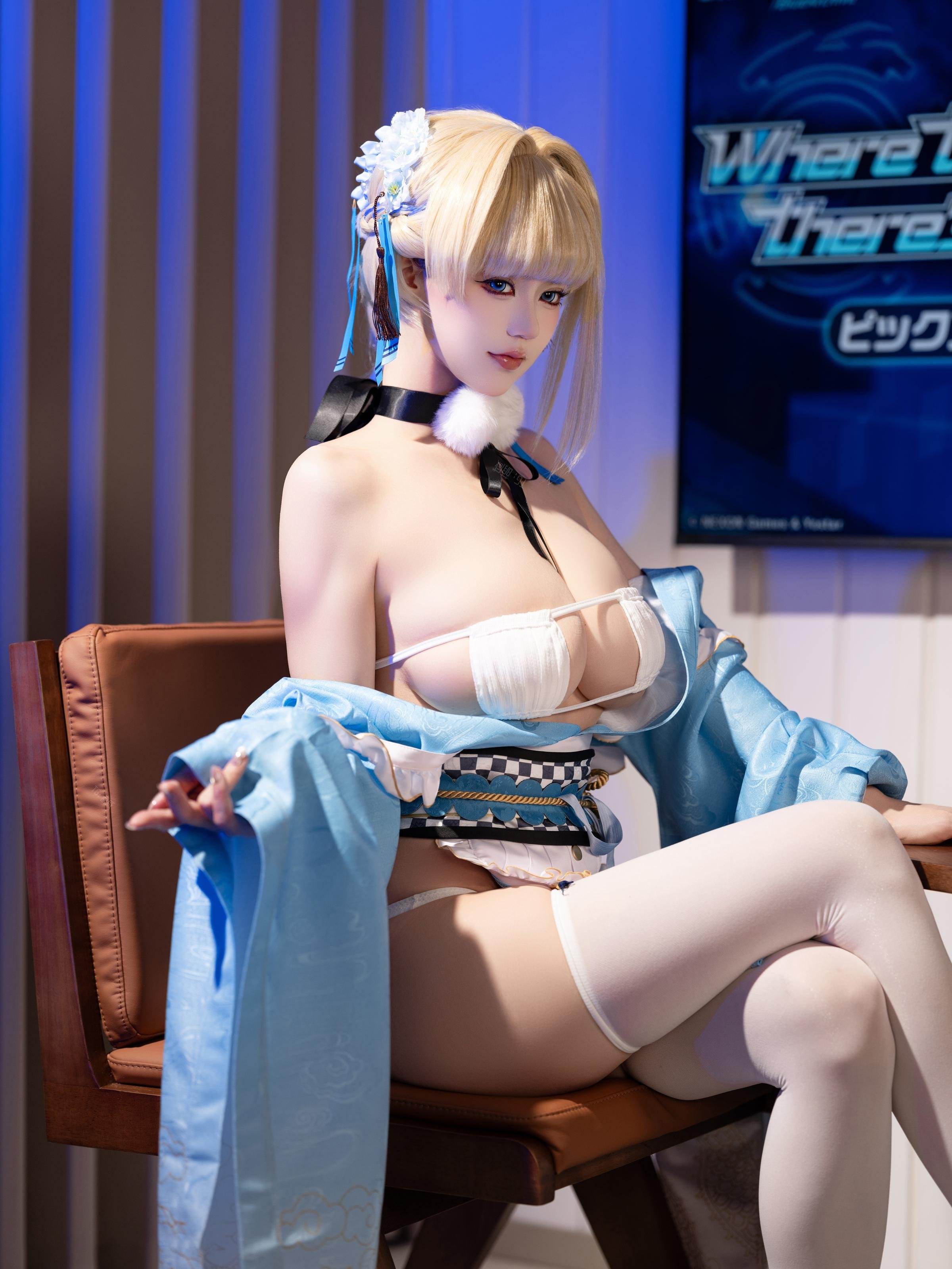[私房] 小倉千代w - 希娜小姐：藍白女僕裝白絲翹臀 露穴巨乳私房 65P