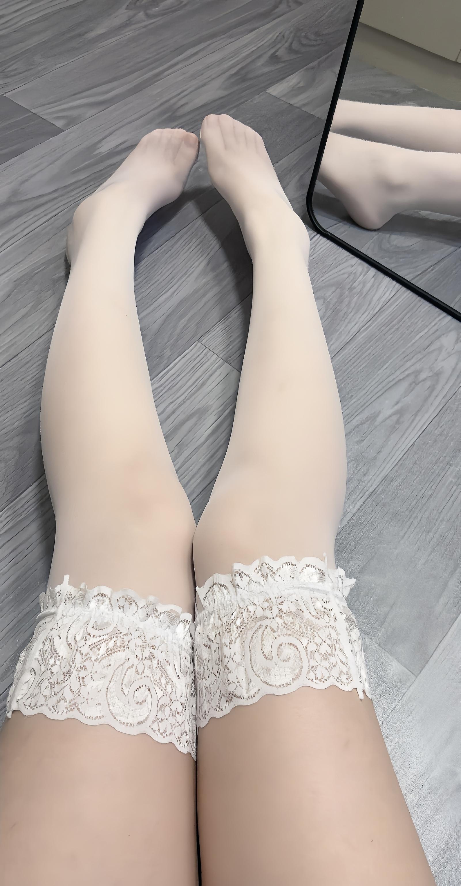 [私房] 疯猫ss - 2025年6月会員限定：自宅撮影のセクシー下着＆白いストッキング美脚60P3V