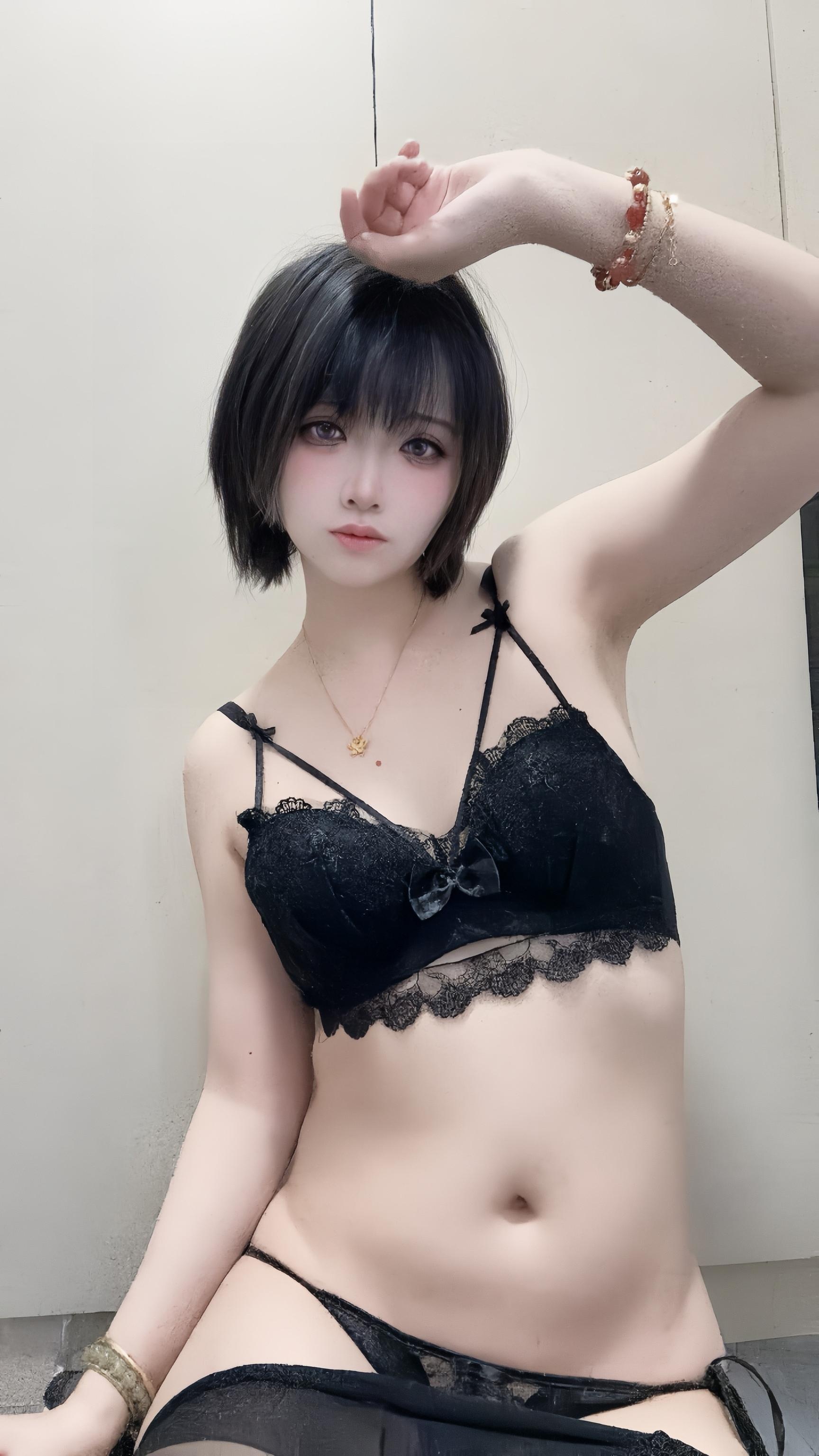 [私房] 미친 고양이ss - 2025년 6월 회원 구독: 집에서 찍은 노출 속옷, 흰색 스타킹 미녀 다리 대작 60P3V