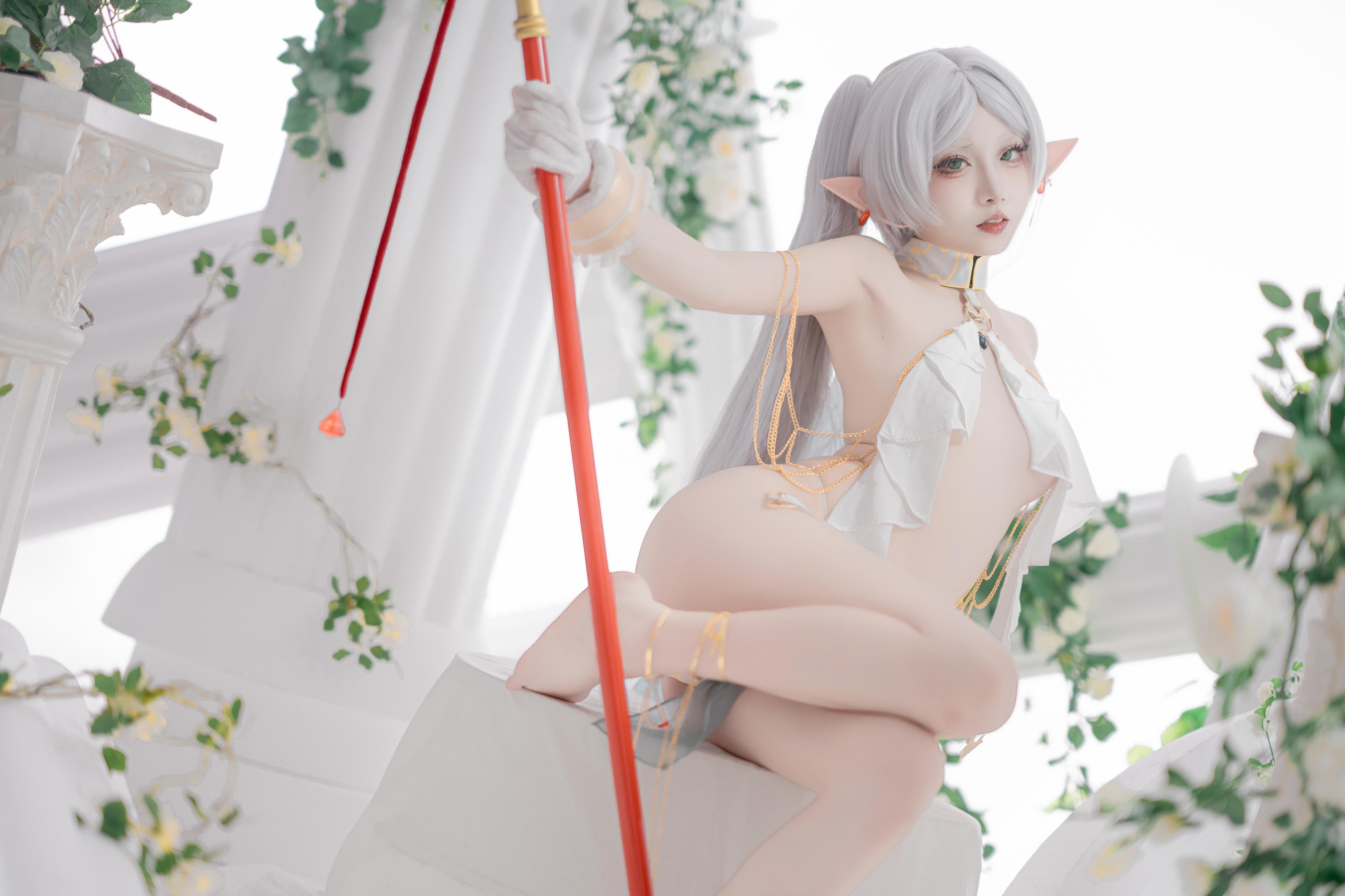 [Cosplay] Zhi Yue Etsu_ko - Fateful Flare: Silver-Haired Elf Dancer in Sheer Veil - 73P