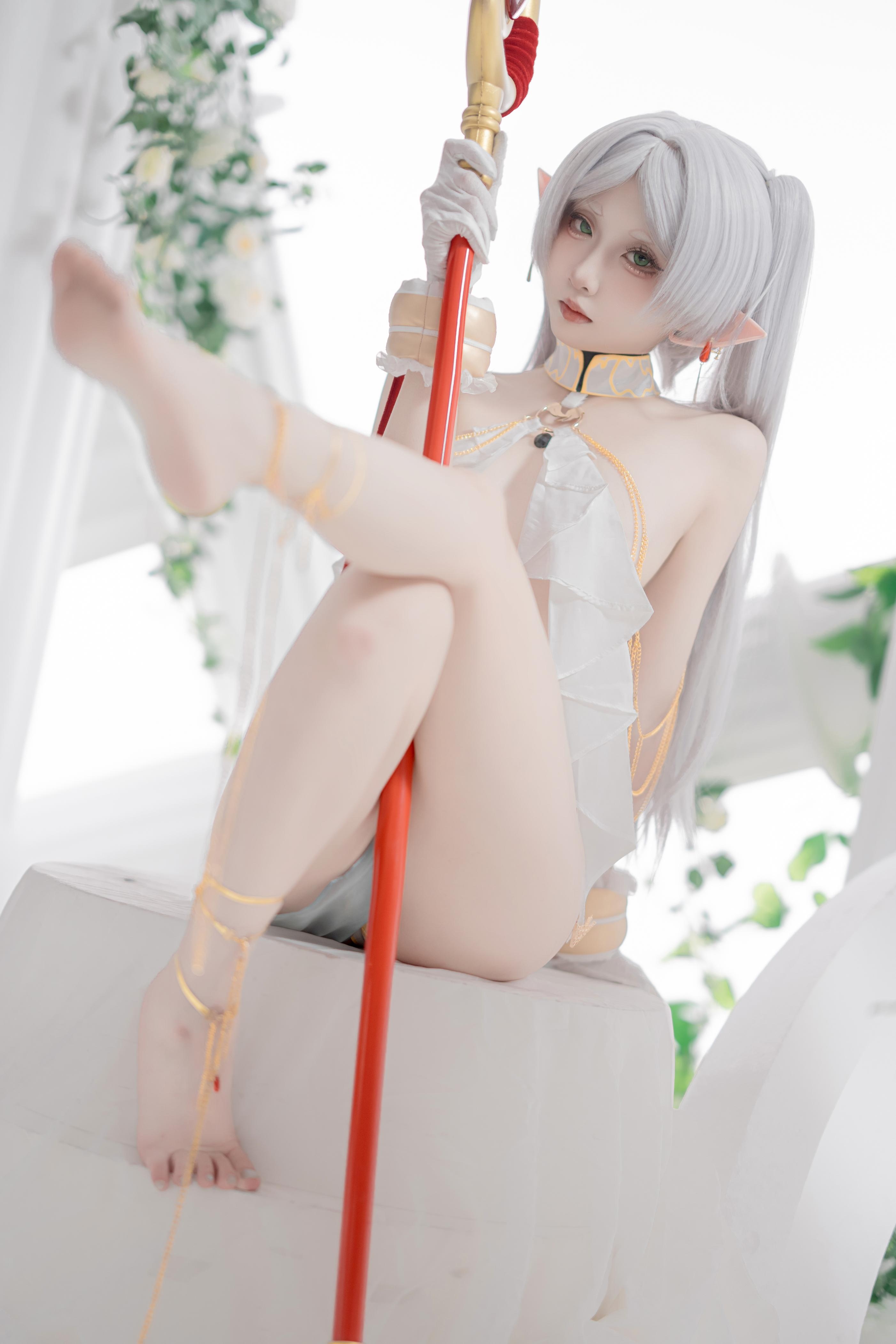 [Cosplay] Zhi Yue Etsu_ko - Fateful Flare: Silver-Haired Elf Dancer in Sheer Veil - 73P