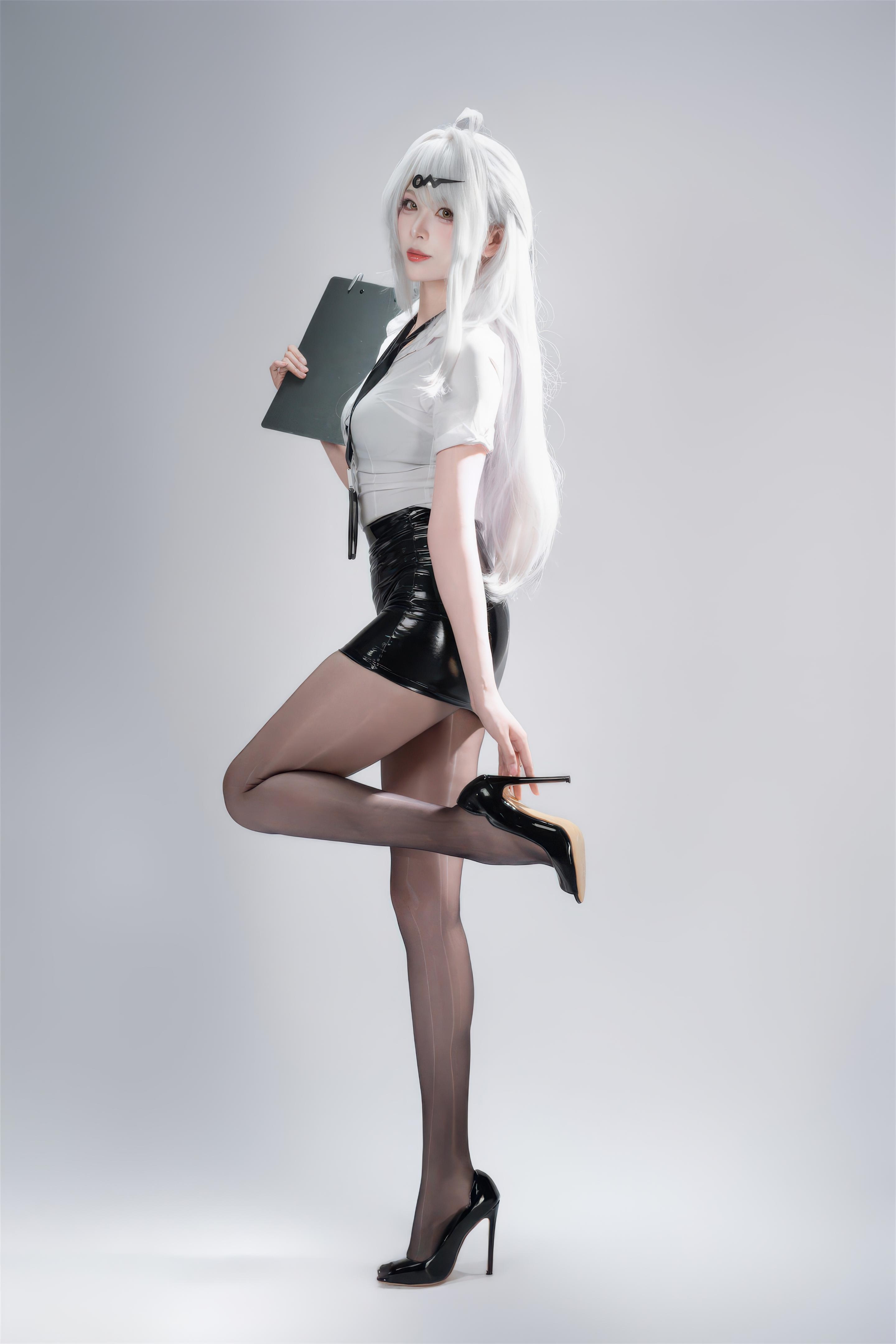 [costume hóa] Xuân Tiêu Học Tỷ - Tuyệt Khu Không - Nghi Huyền Mặc Hình Ảnh Truy Tìm OL: Tóc Trắng, Tất Đen, Áo Da, Chân Dài, Phục Hồi 100P