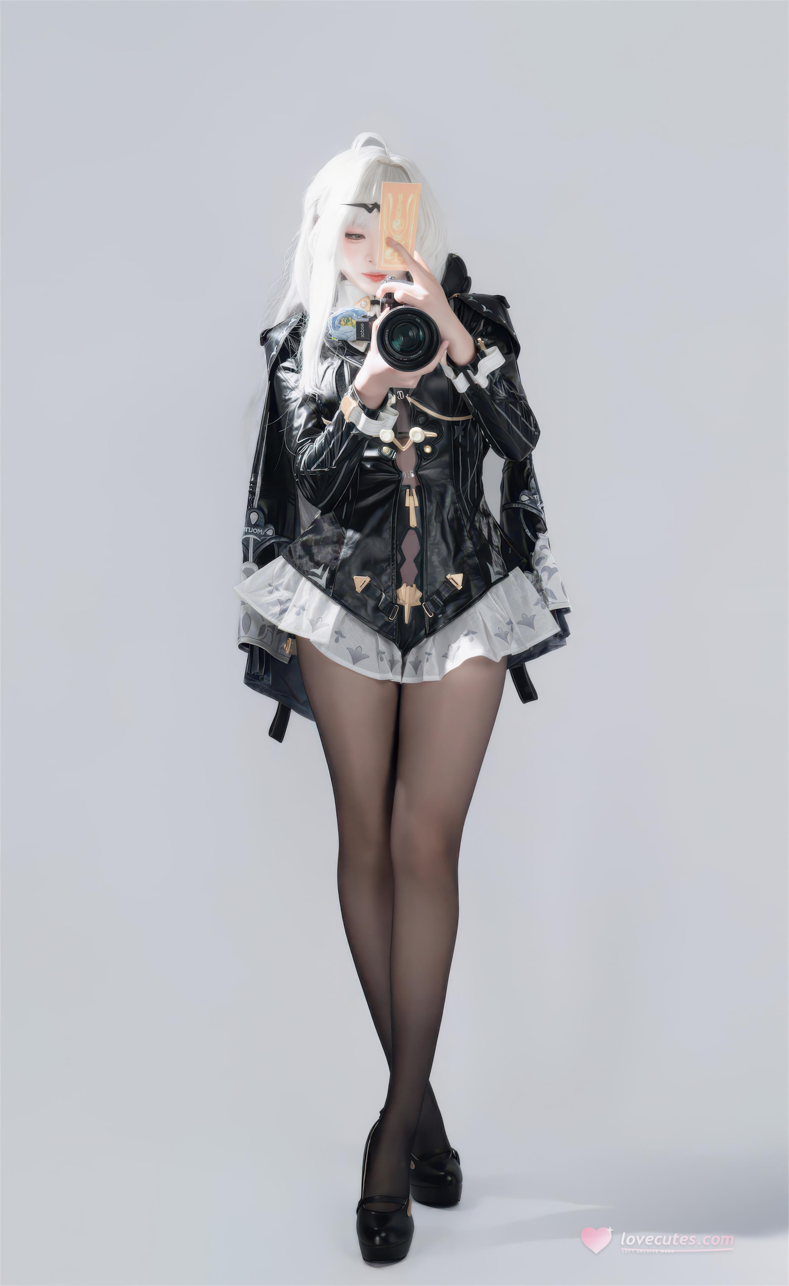 【コスプレ】轩萧学姐 - 绝区零 仪玄 墨形影踪OL：白髪黒ストッキング皮衣 長腿再現 100P