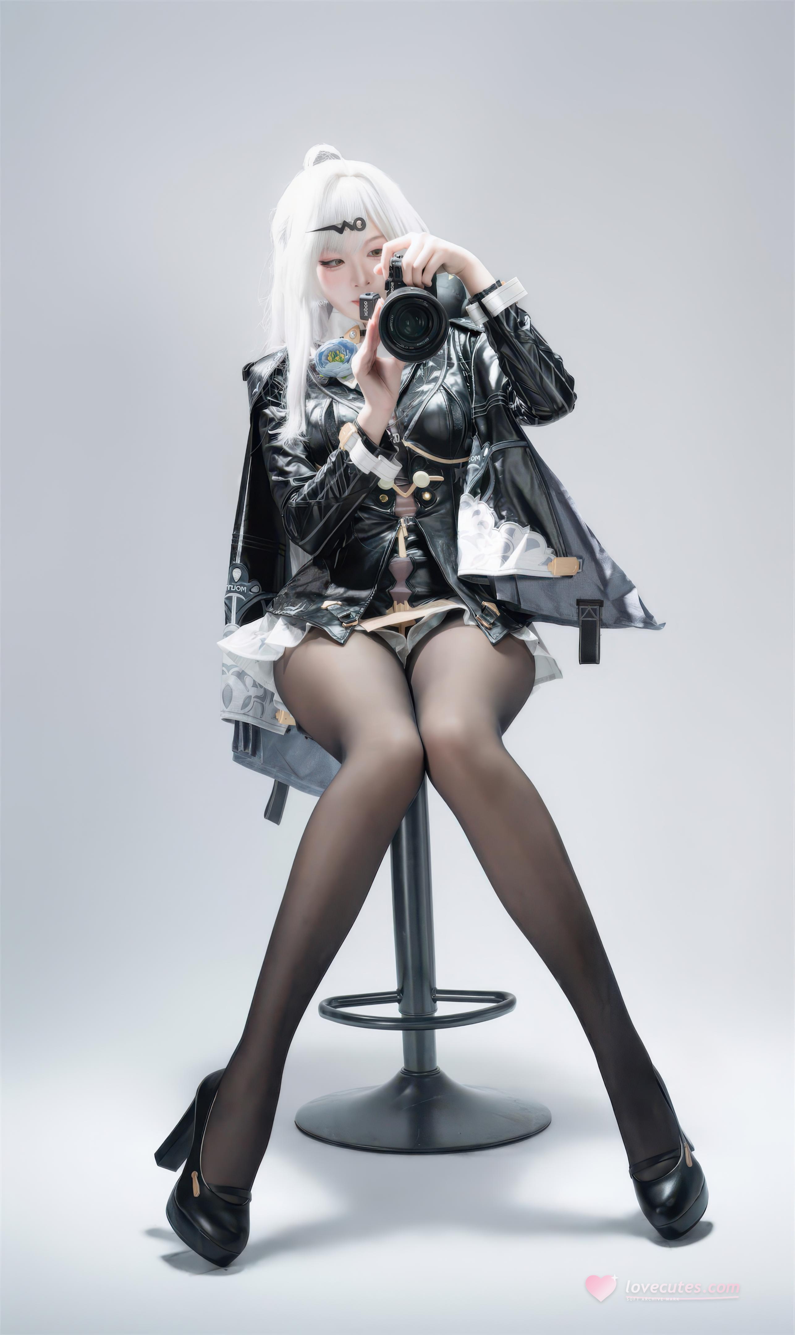 【コスプレ】轩萧学姐 - 绝区零 仪玄 墨形影踪OL：白髪黒ストッキング皮衣 長腿再現 100P