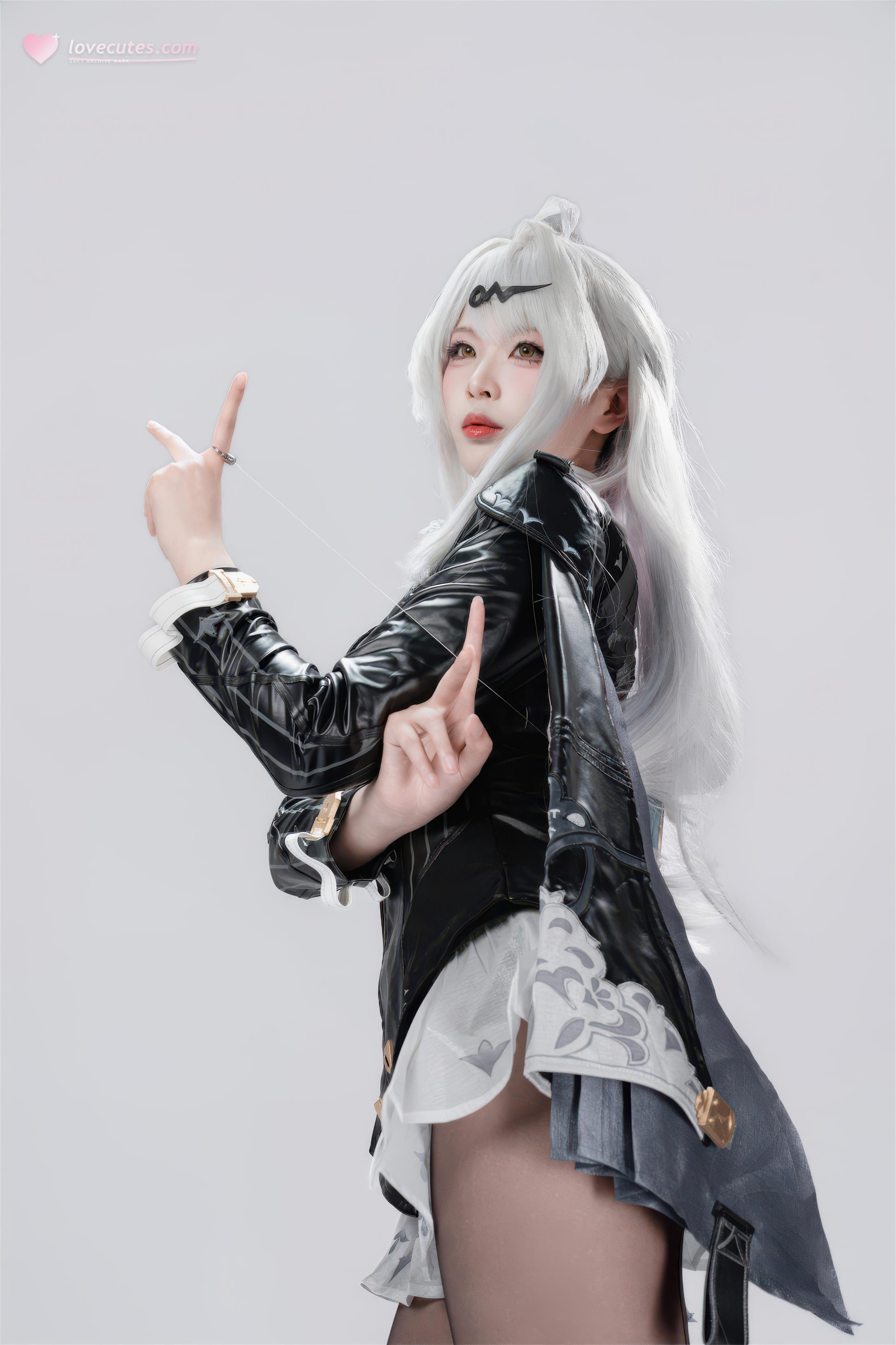 【コスプレ】轩萧学姐 - 绝区零 仪玄 墨形影踪OL：白髪黒ストッキング皮衣 長腿再現 100P