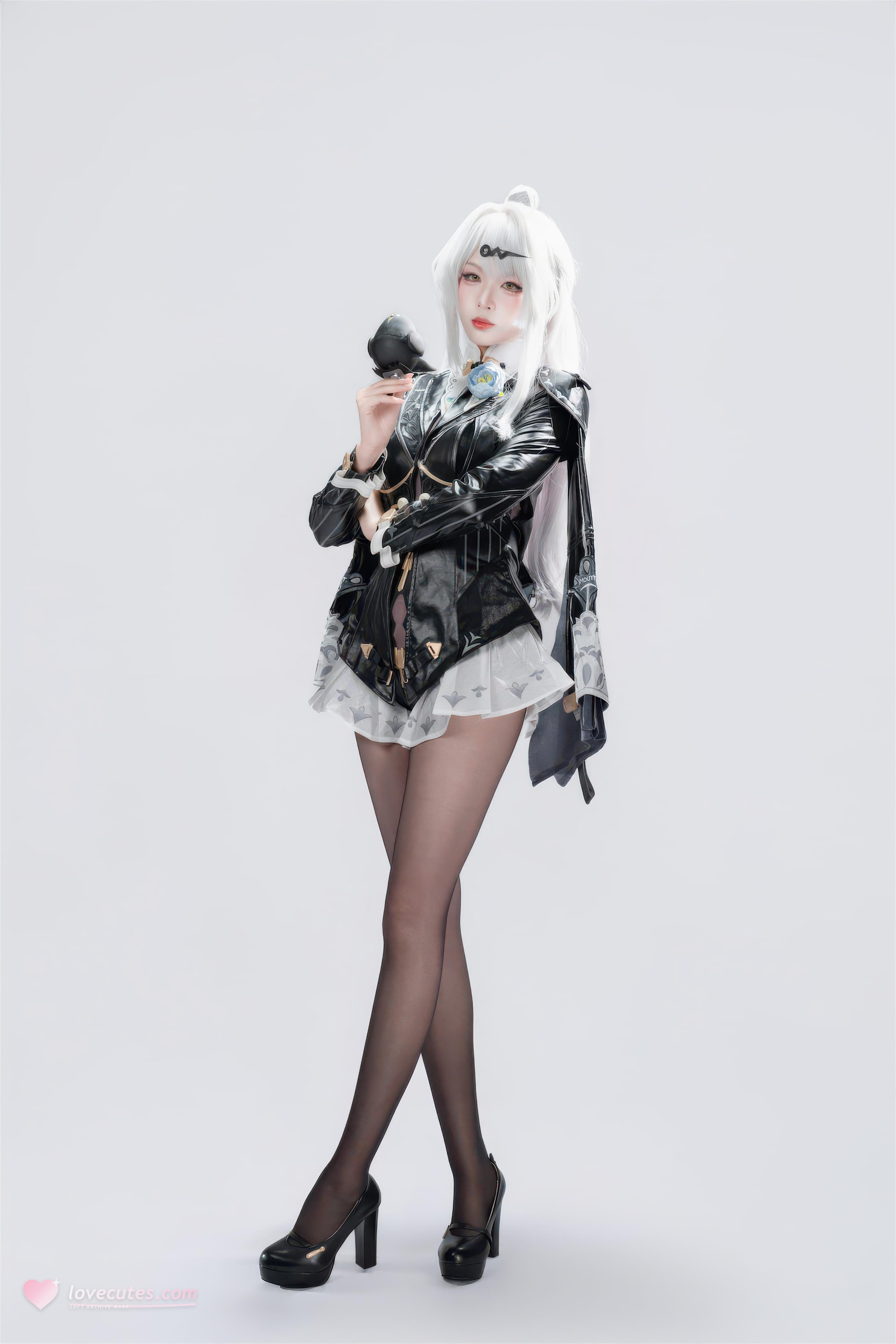 【コスプレ】轩萧学姐 - 绝区零 仪玄 墨形影踪OL：白髪黒ストッキング皮衣 長腿再現 100P