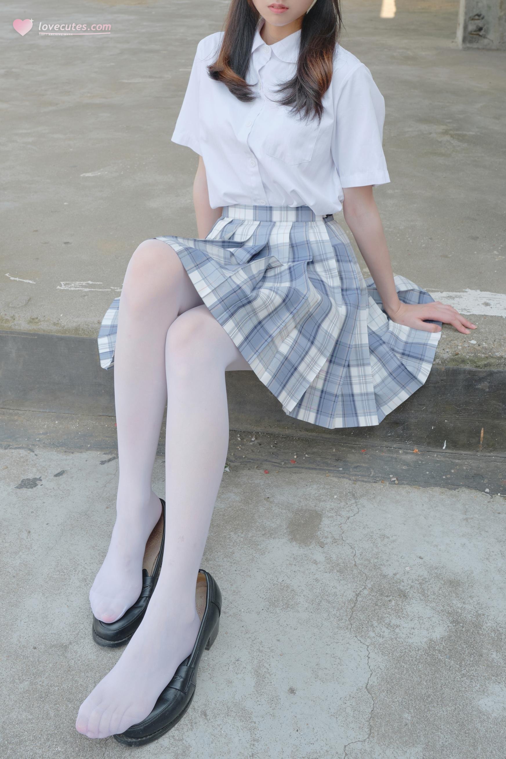 [Photos] Moriro Financial Group Little Seven JK White Stockings: Beautiful White Stockings Legs Indoor and Outdoor Photos 106P1V