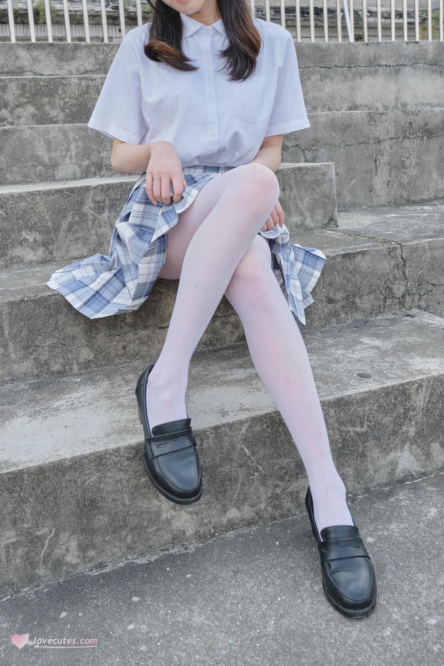 [Photos] Moriro Financial Group Little Seven JK White Stockings: Beautiful White Stockings Legs Indoor and Outdoor Photos 106P1V