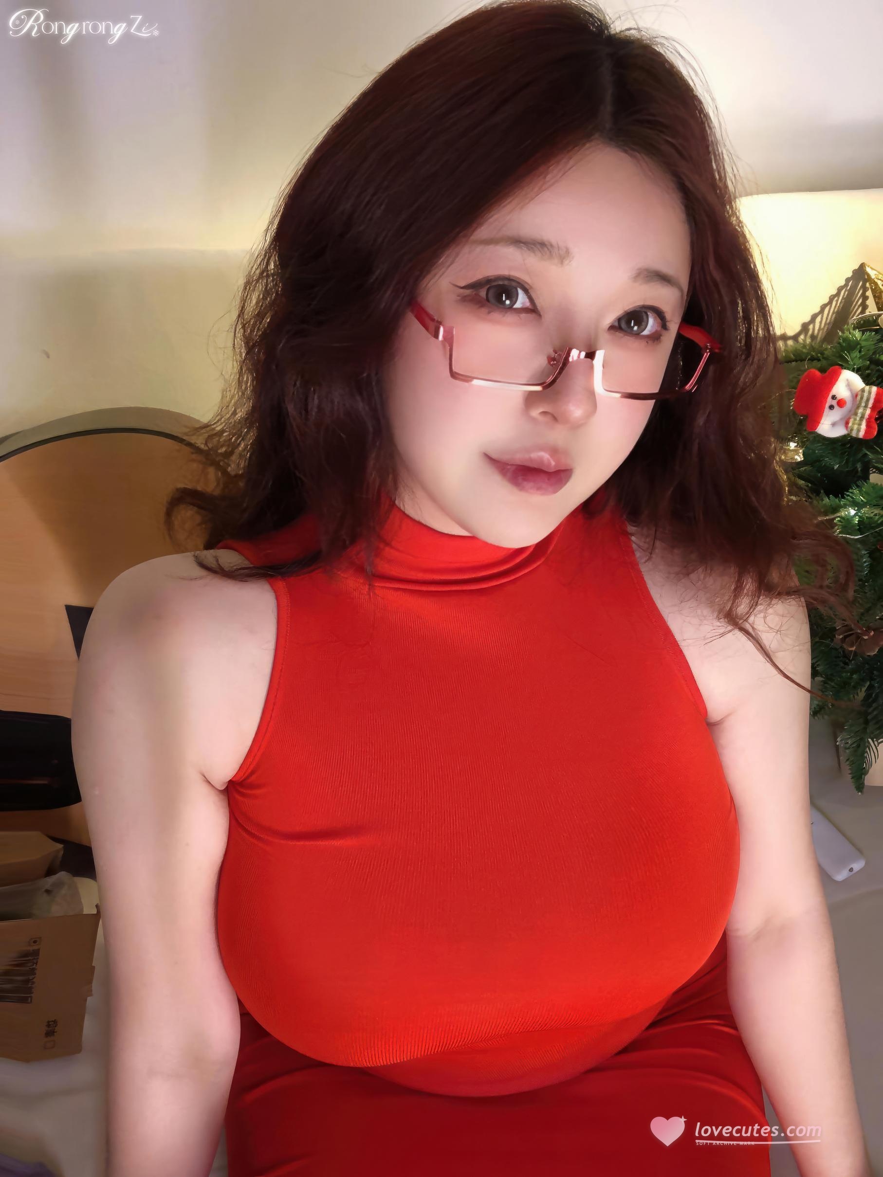 '[私房] Tiểu Dung Tử Gù Gù Gù - Chuyên Đề Giáng Sinh: Áo Trắng Bikini Đỏ, Ngực Khủng Lộ Hàng Riêng 35P'