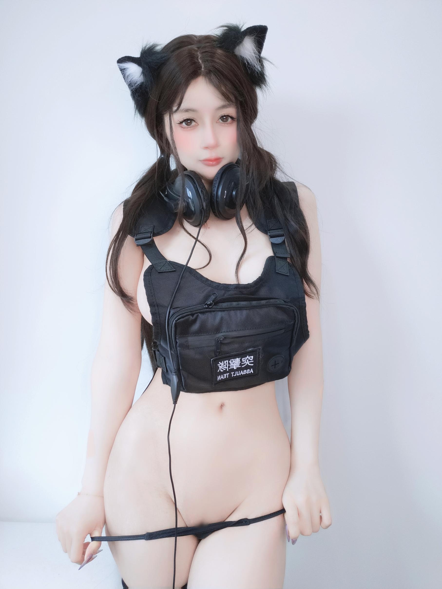 [私房] 白银81 - 自撮り Vol.098：猫耳透け下着 巨乳ヒップ自撮り 98P9V