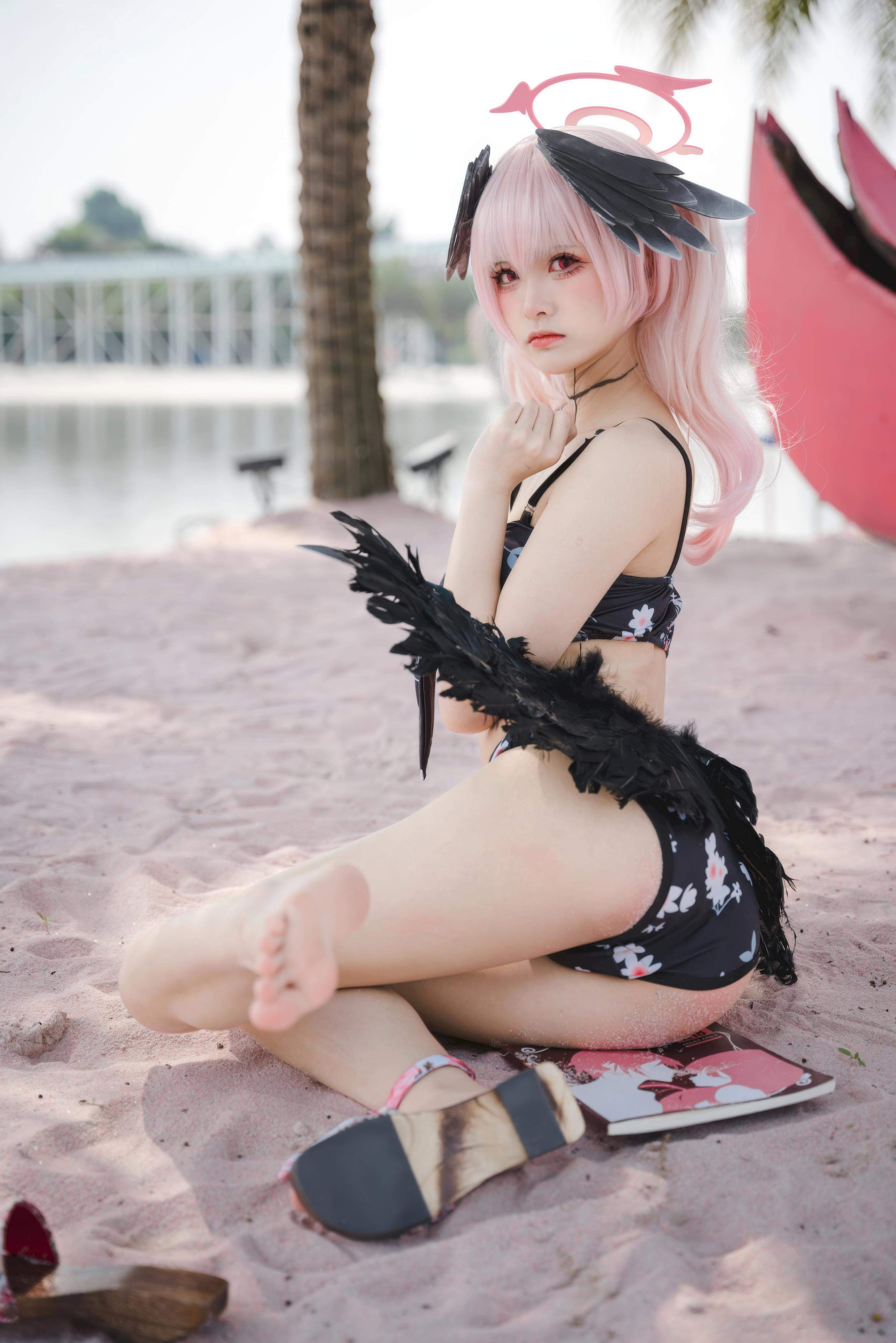 [Cosplay] Jiushi Qimei - Azur Lane Koharu Swimsuit: Beach Black Swimsuit Character Recreation 27P